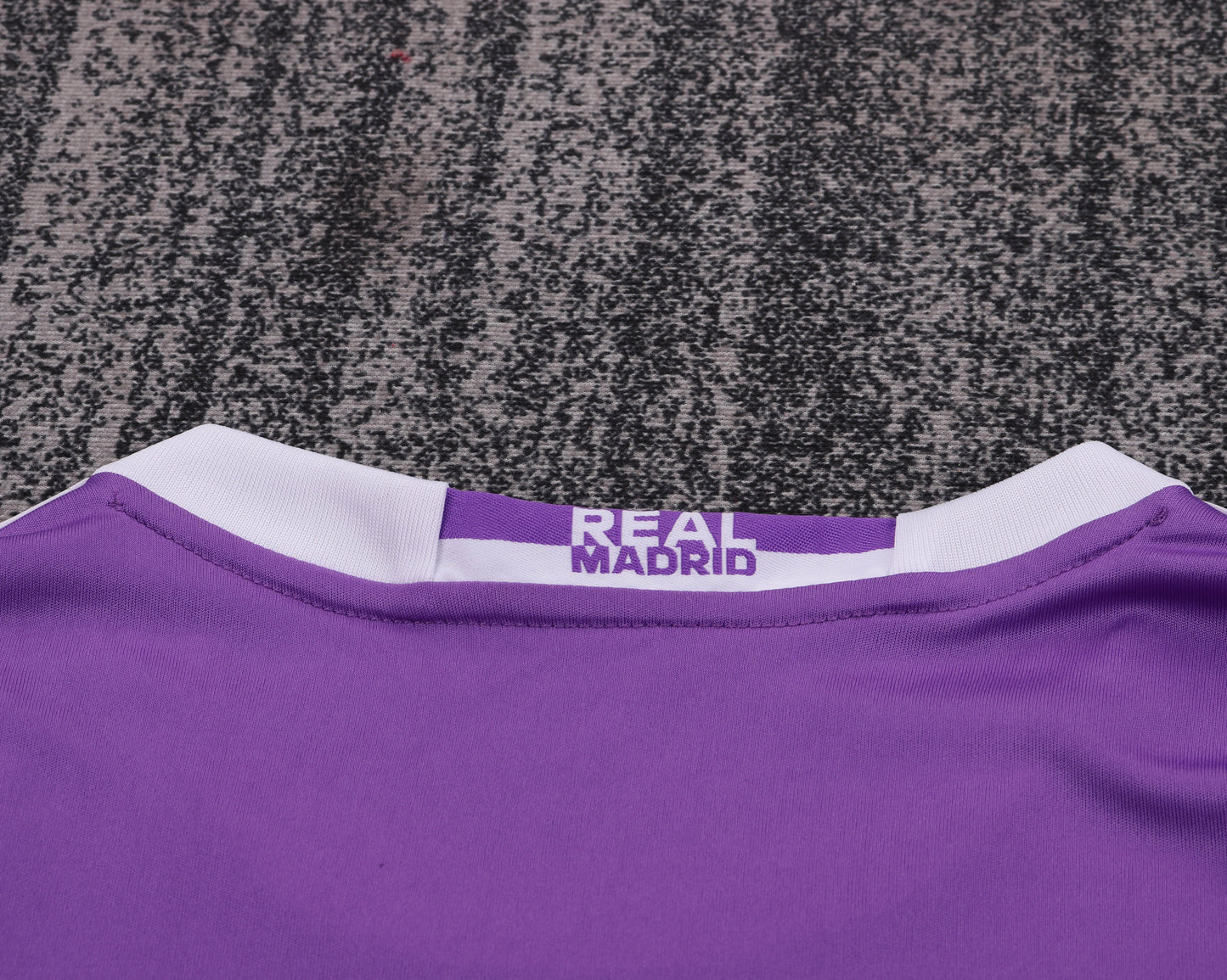 16/17 children's away football jersey