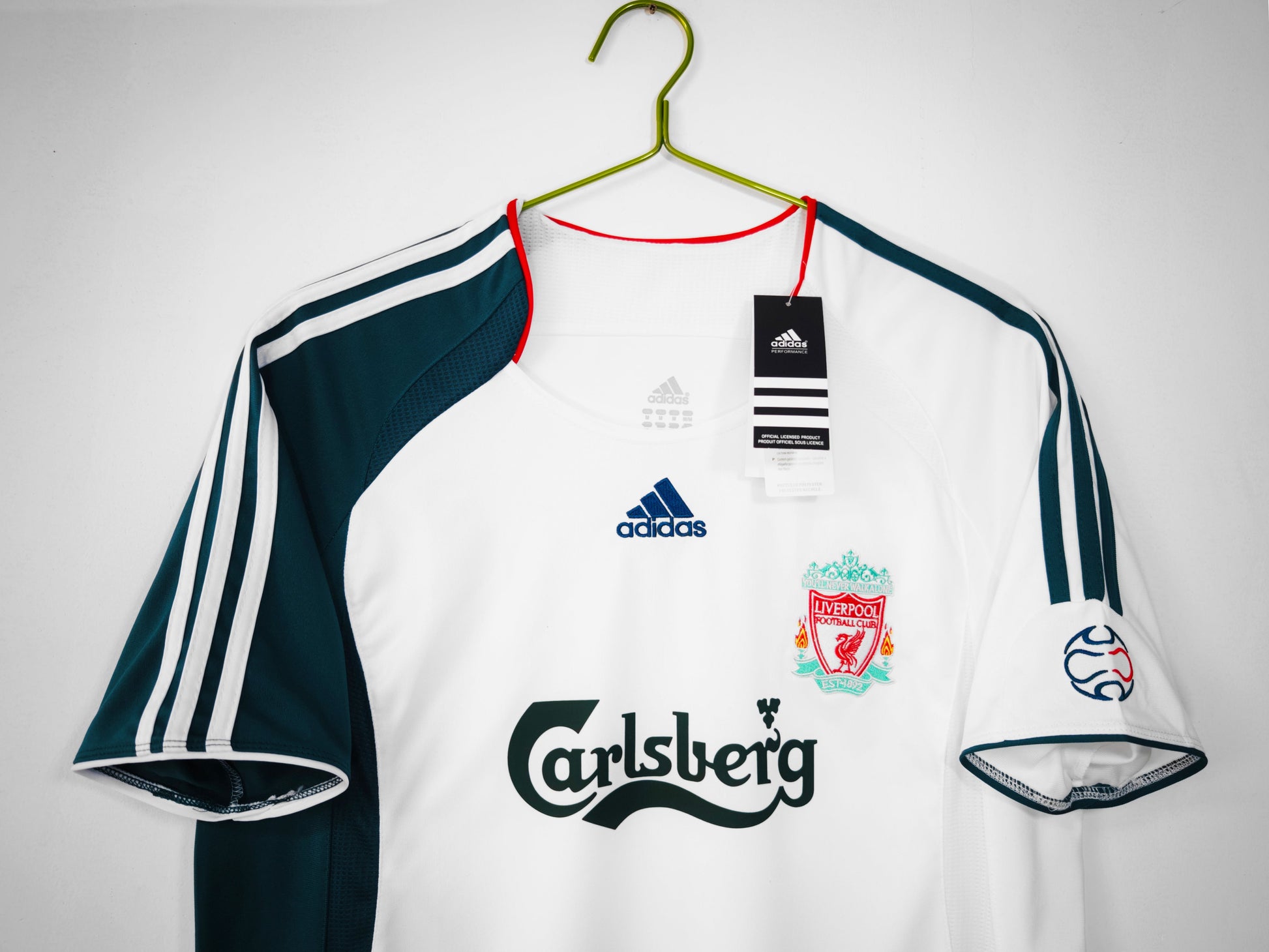 2006/08 away retro football shirt