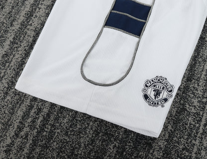 00/01 children's away football jersey