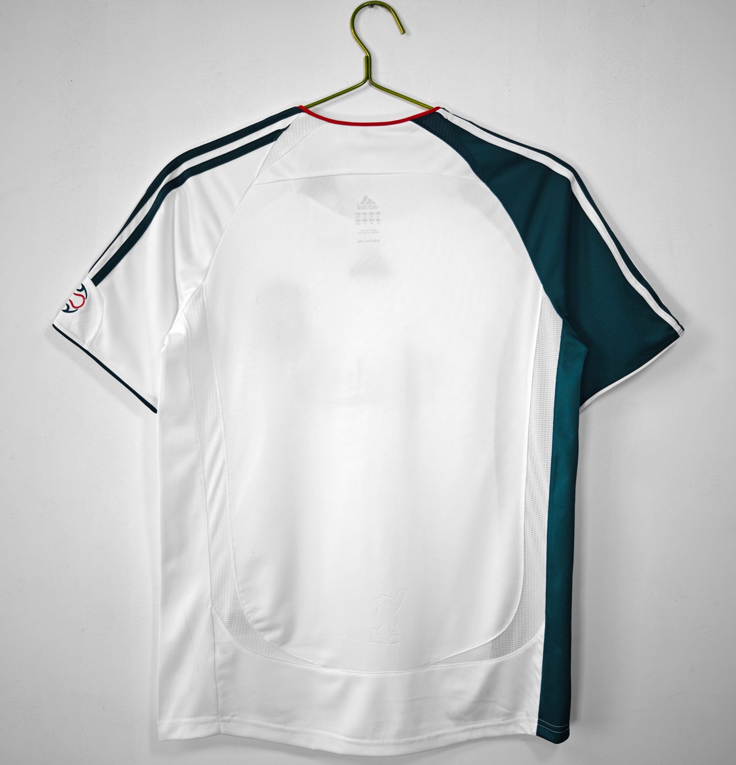 2006/08 away retro football shirt
