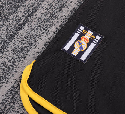 00/01 children's away football jersey