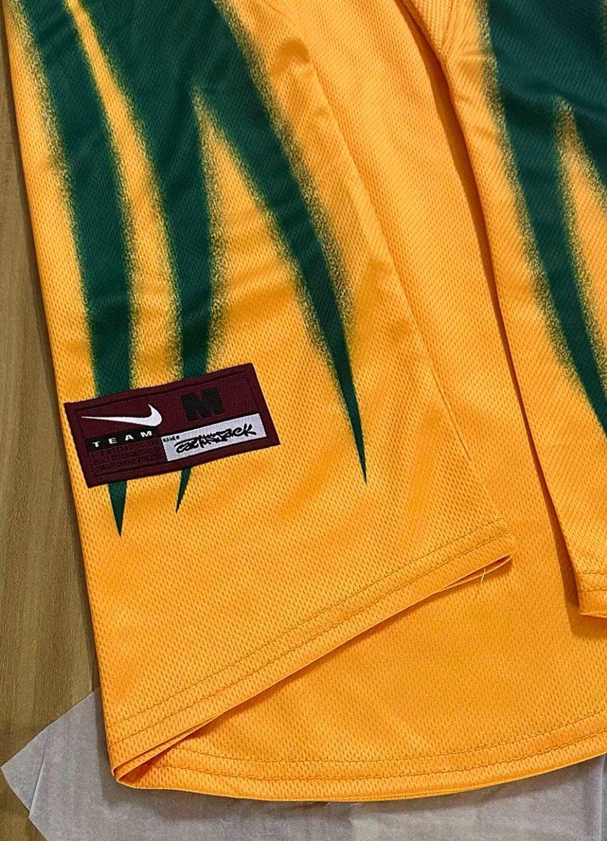 Retro Shirt - detail product view