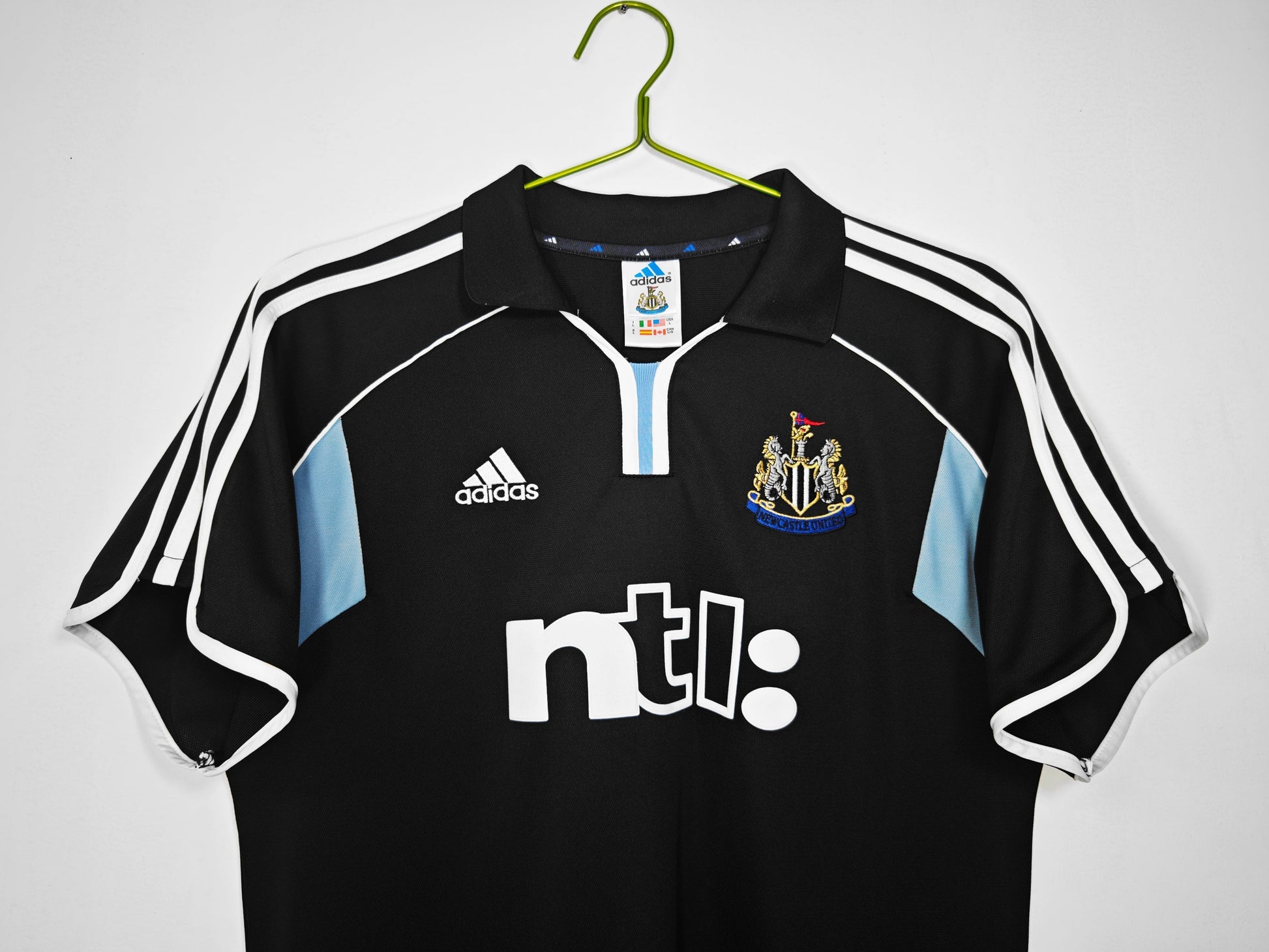 00/01 away retro football shirt