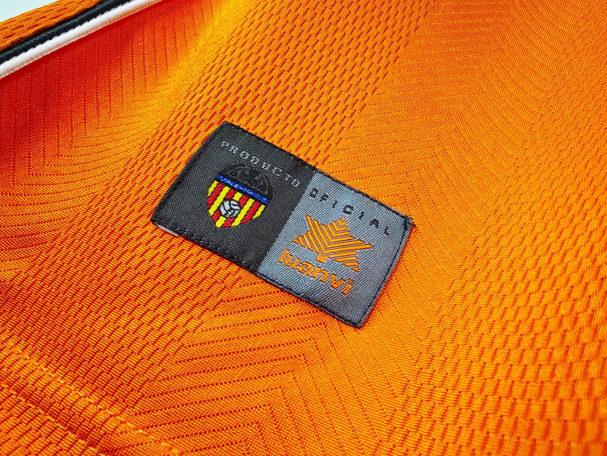 99/00 away retro football shirt