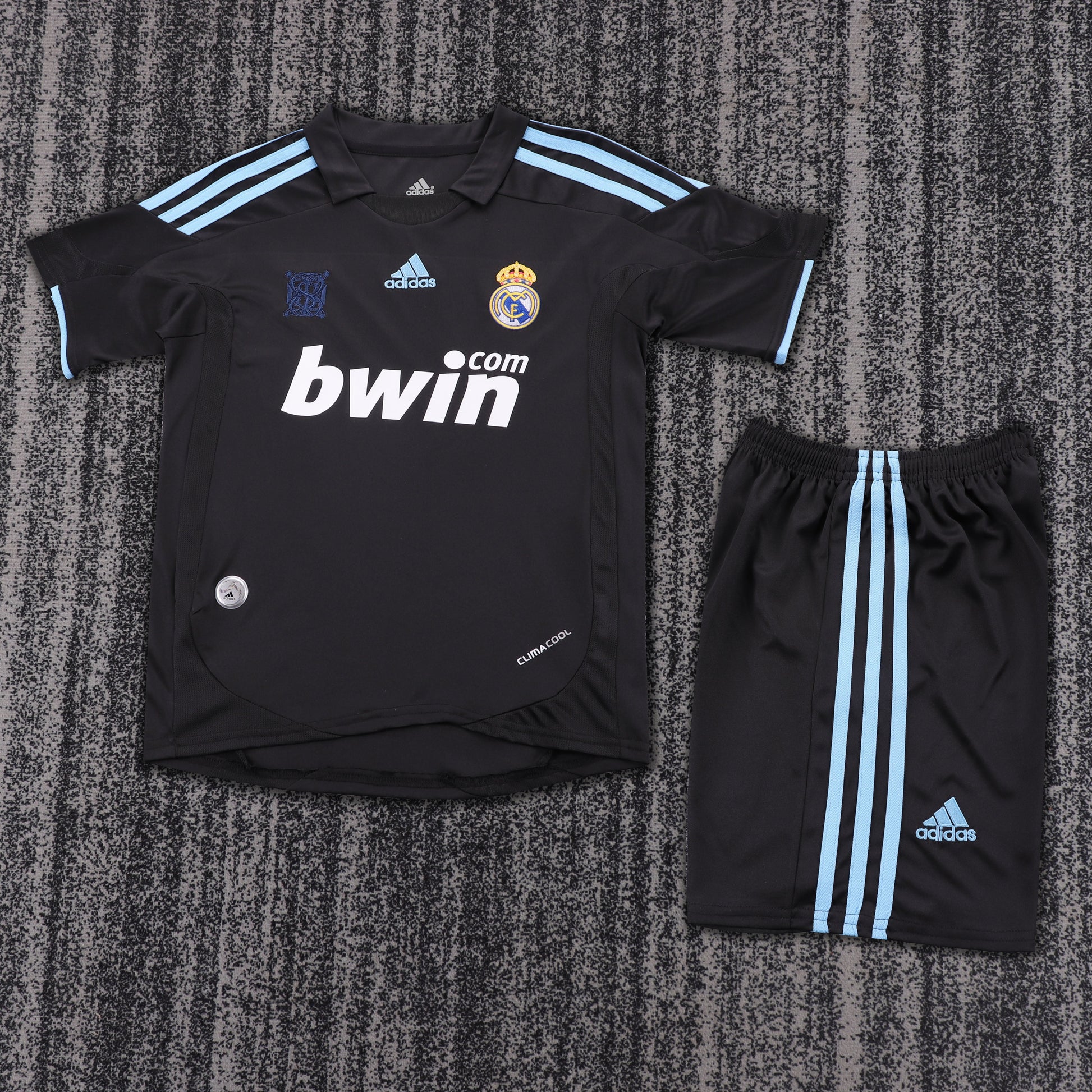 09/10 children's away football jersey