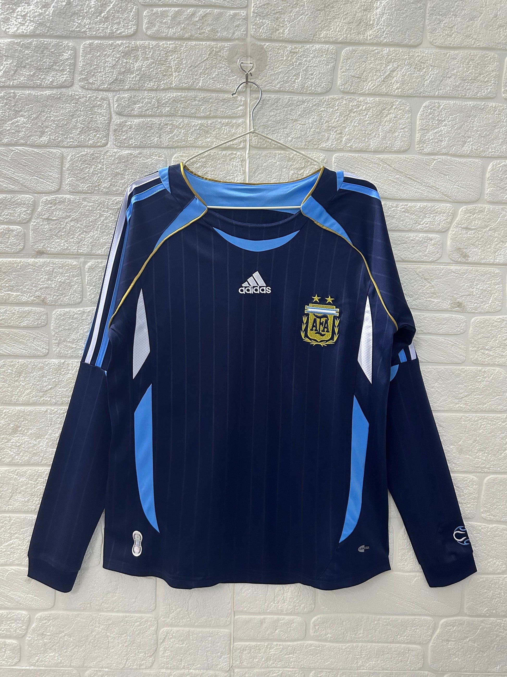 2006 away retro football shirt
