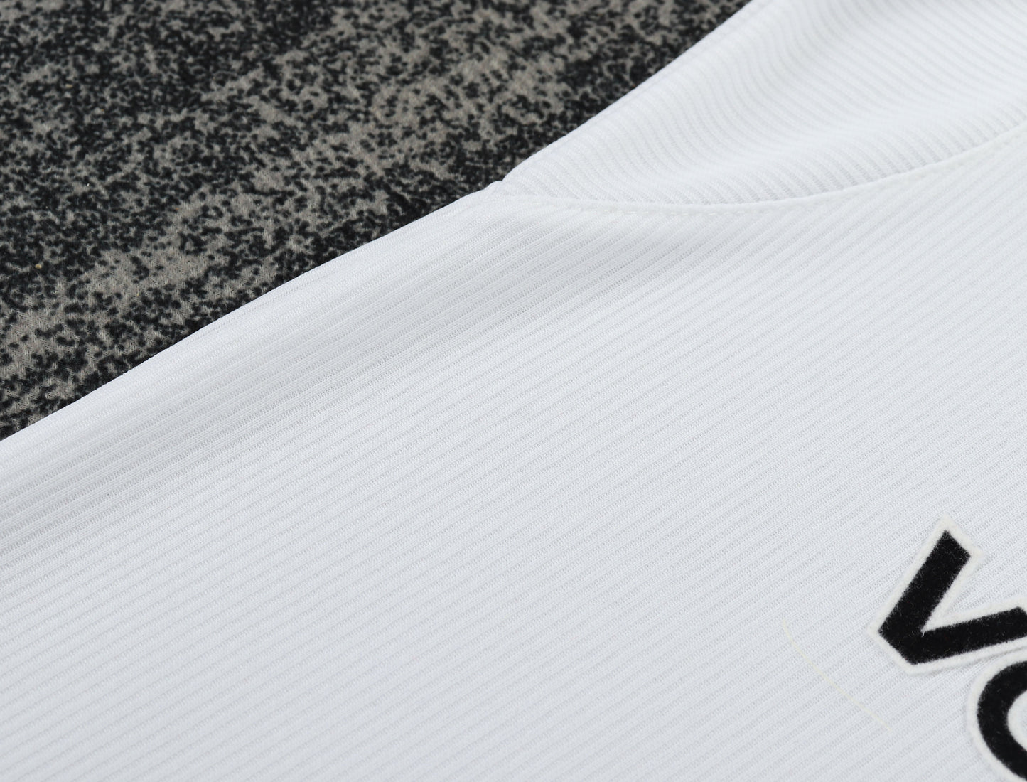 00/01 children's away football jersey