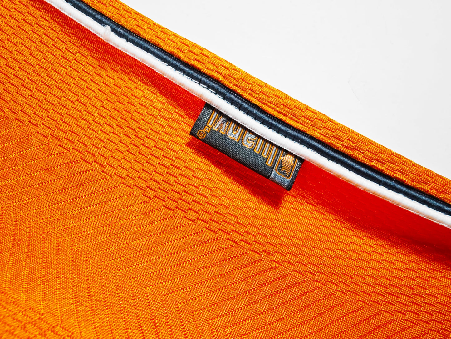 99/00 away retro football shirt