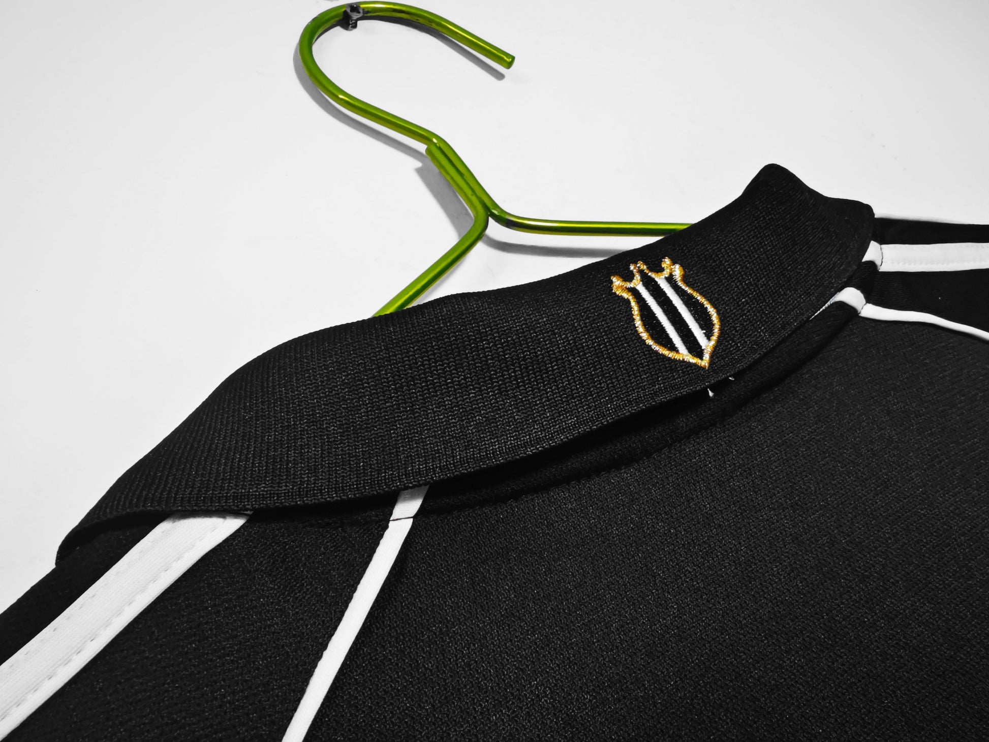 00/01 away retro football shirt