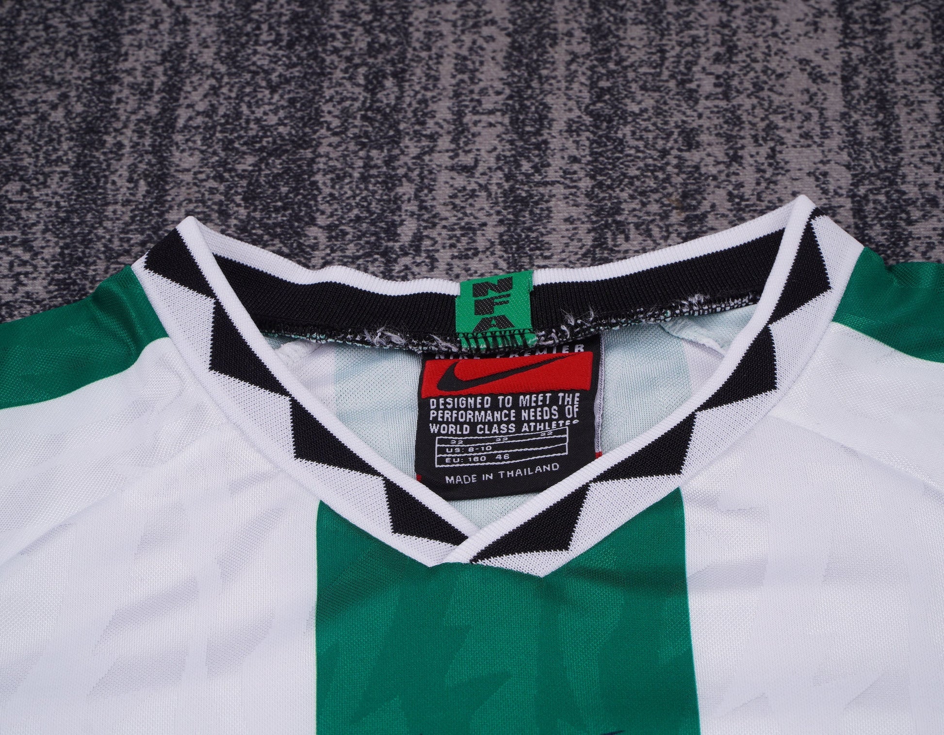 1996 children's away football jersey