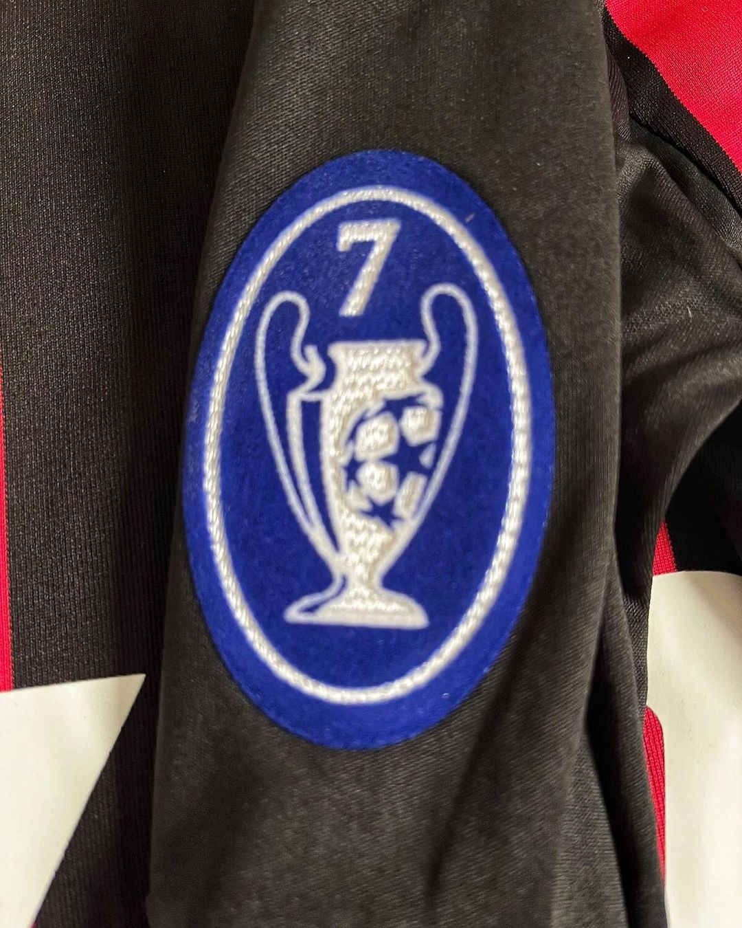 Retro 09/10 retro football shirt