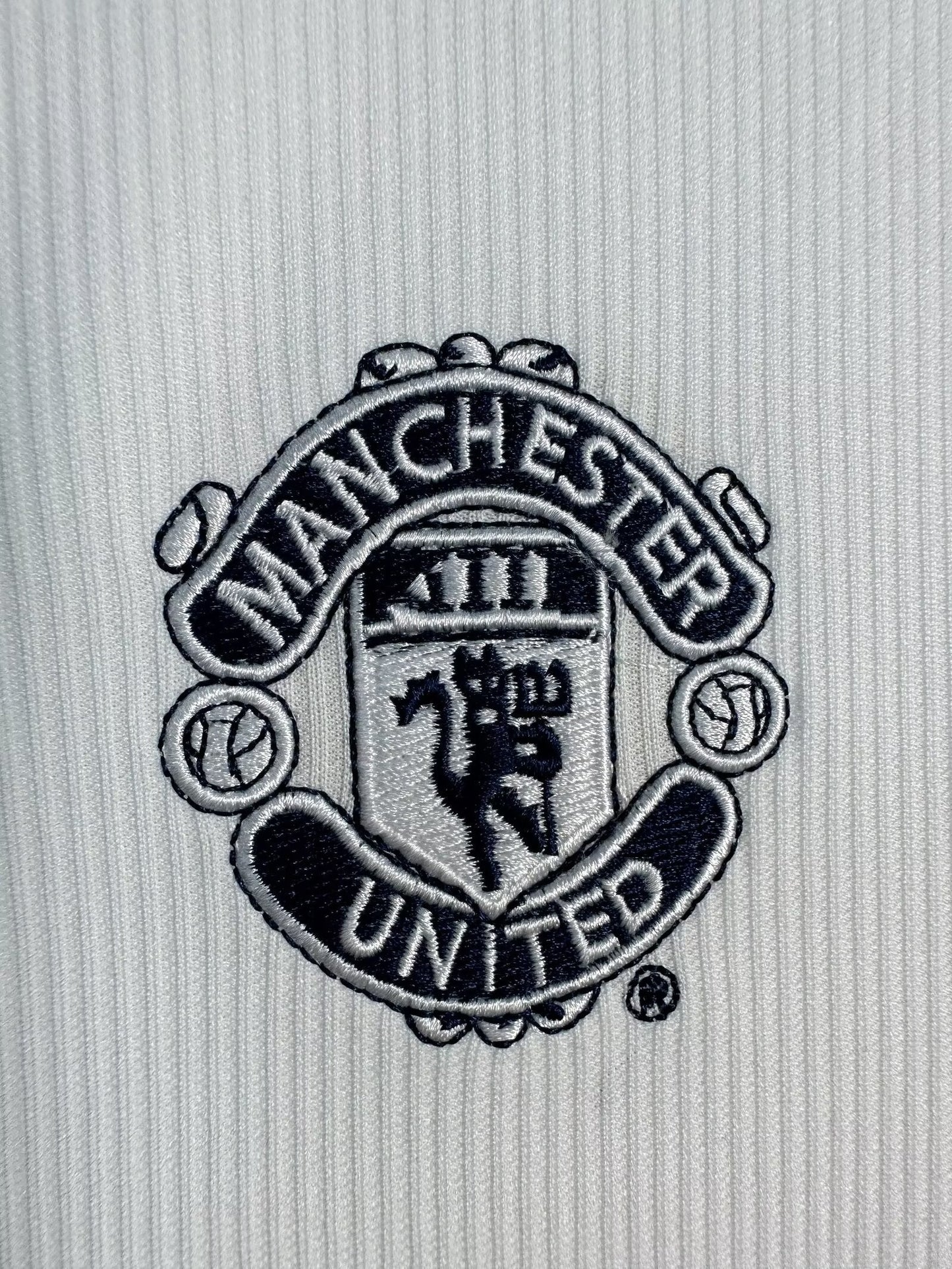 00/01 away retro football shirt