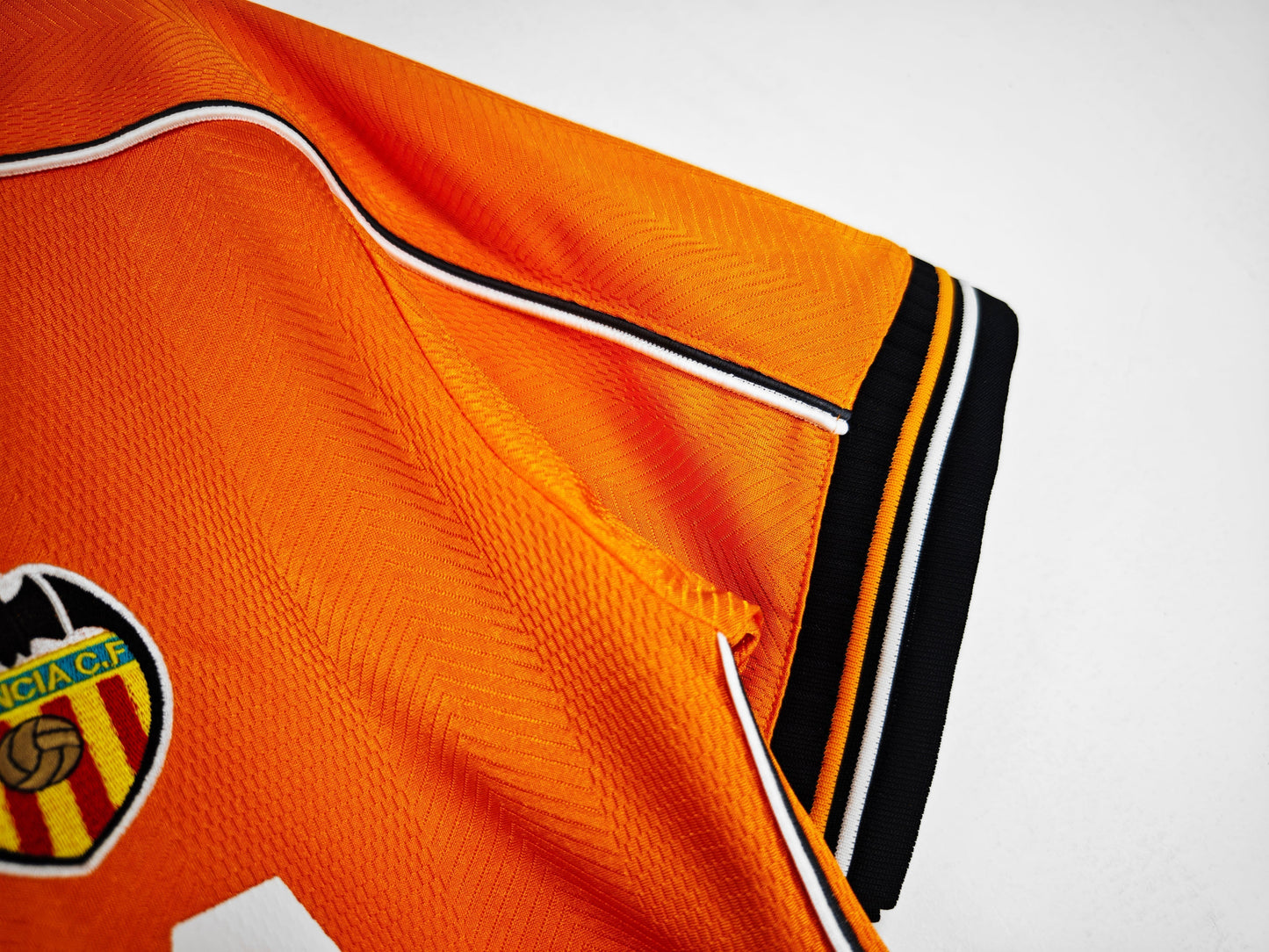 99/00 away retro football shirt