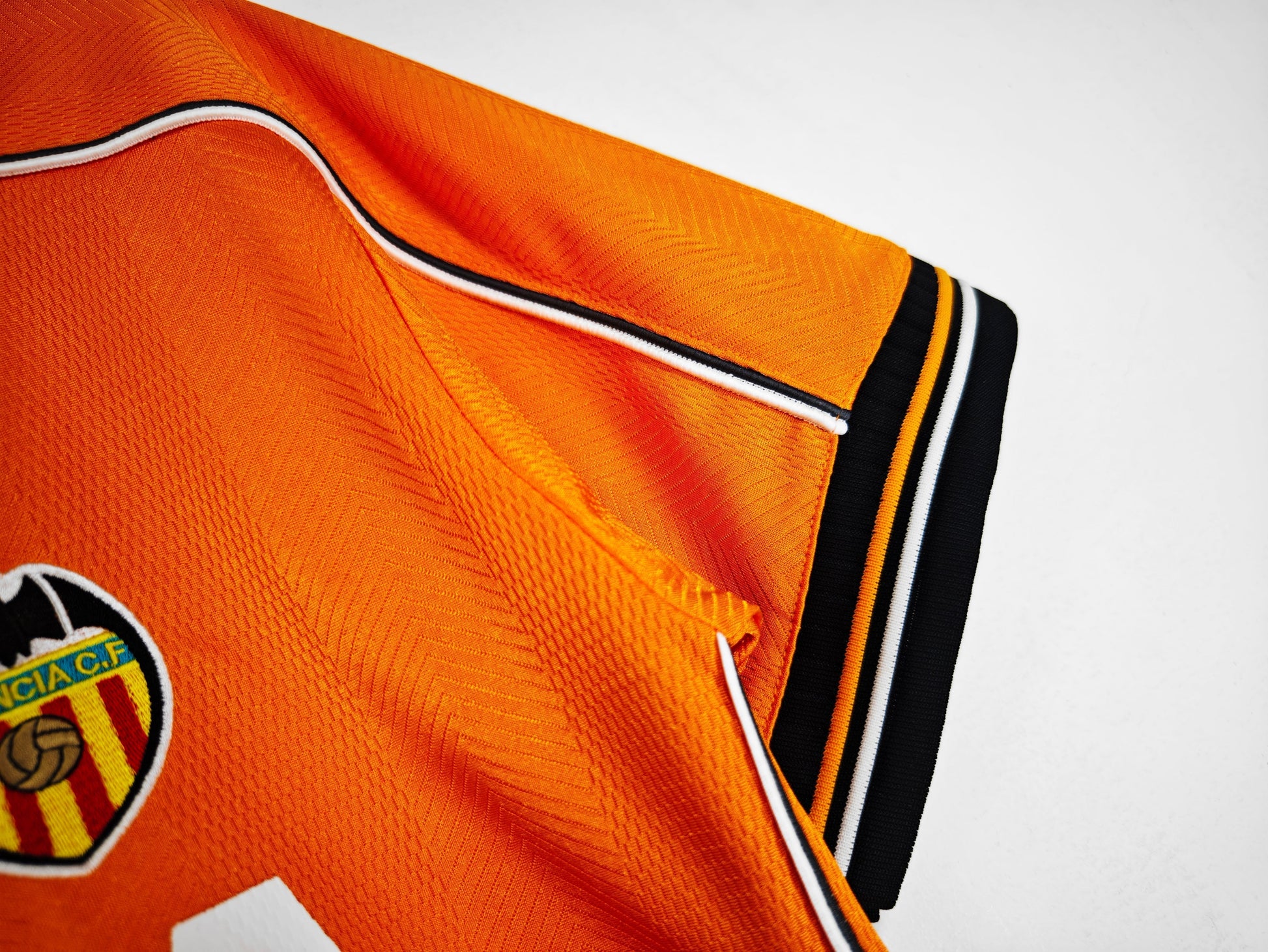 99/00 away retro football shirt
