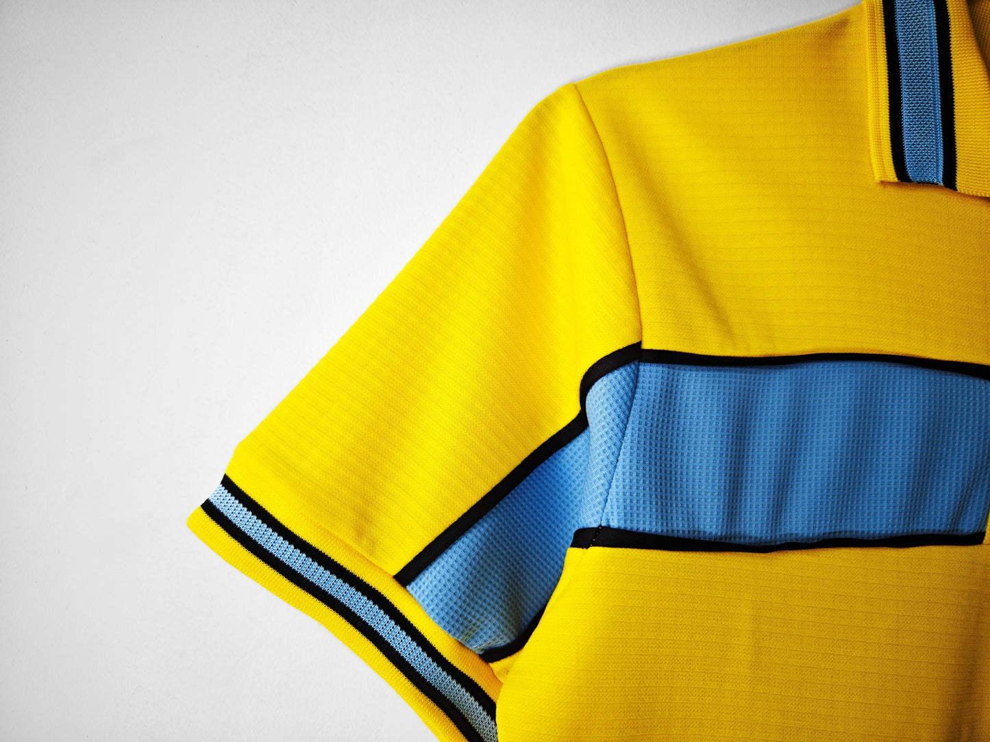 99/00 away retro football shirt