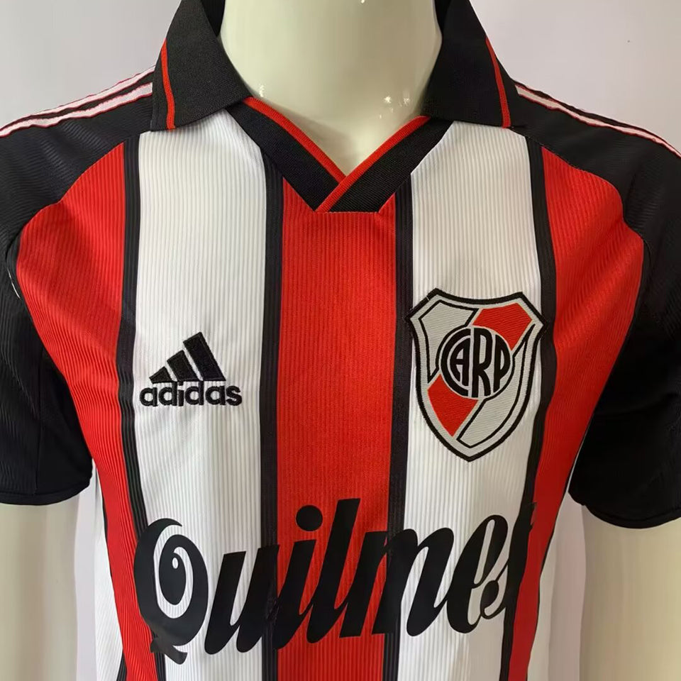 2000/01 Away Retro Shirt - detail product view