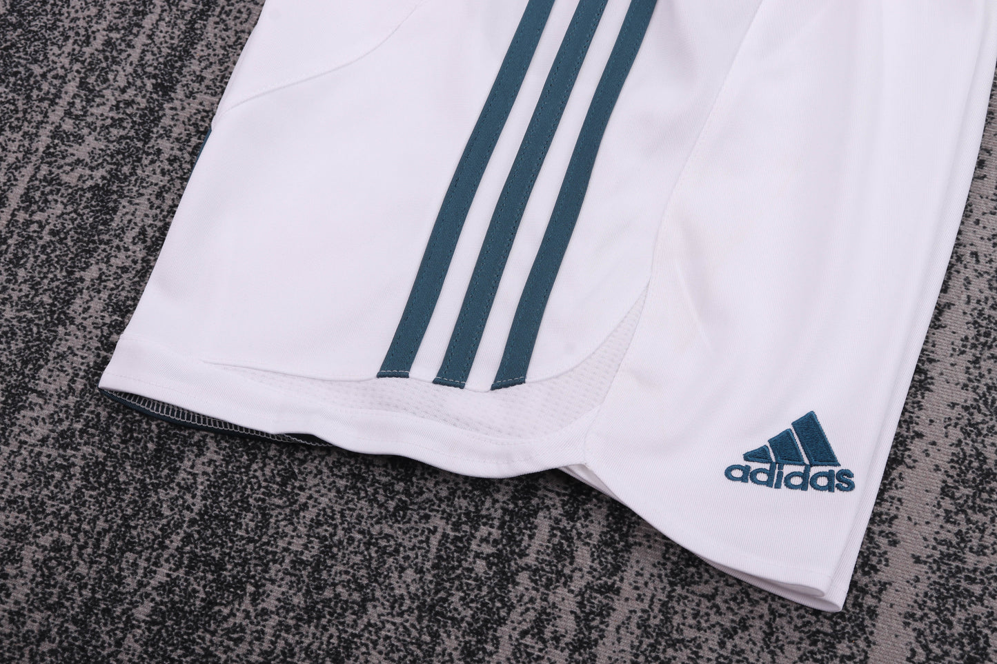 06/07 children's third football jersey