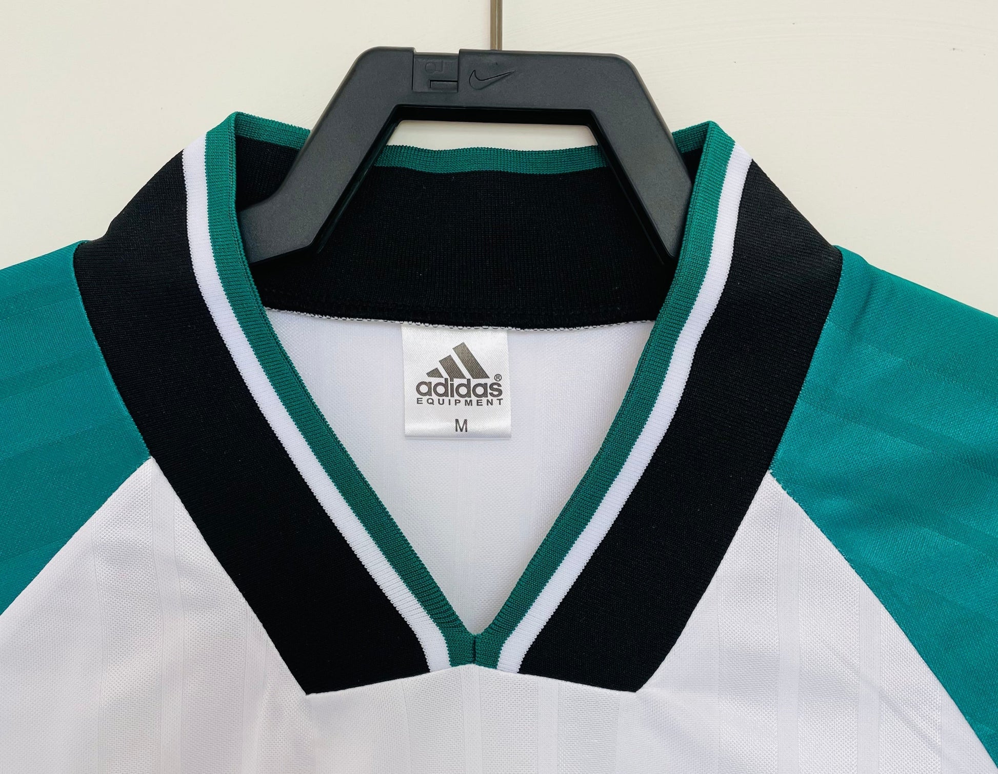 93/95 away retro football shirt