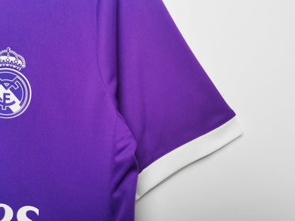 16/17 away retro football shirt