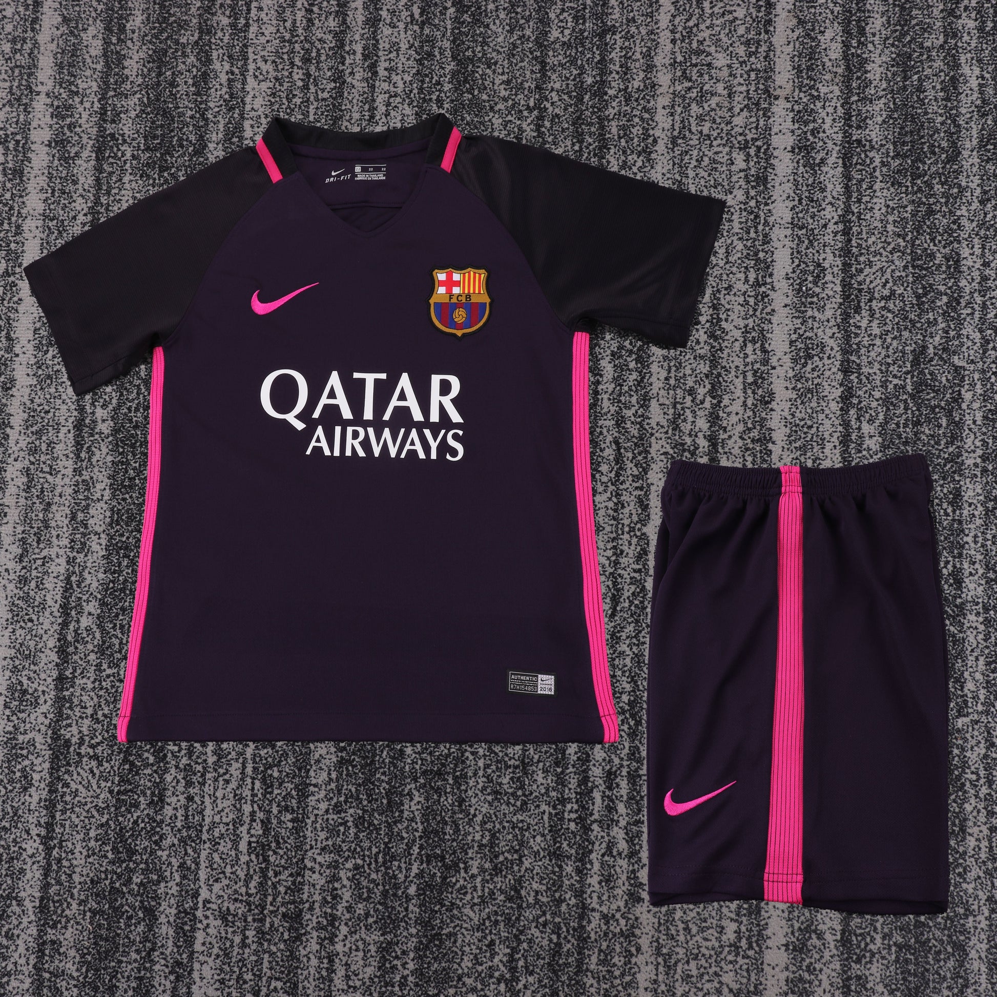 16/17 children's away football jersey