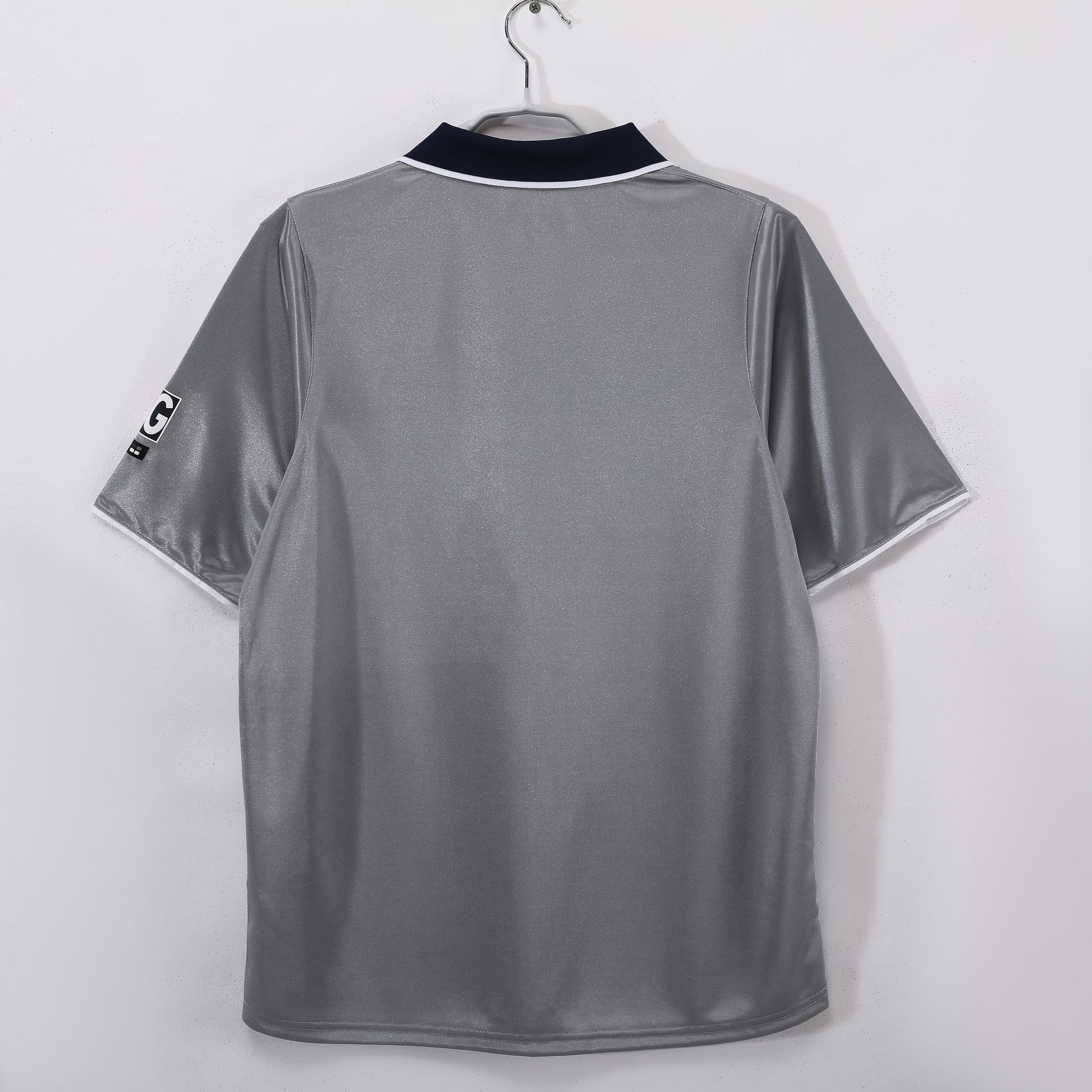 00/01 away retro football shirt
