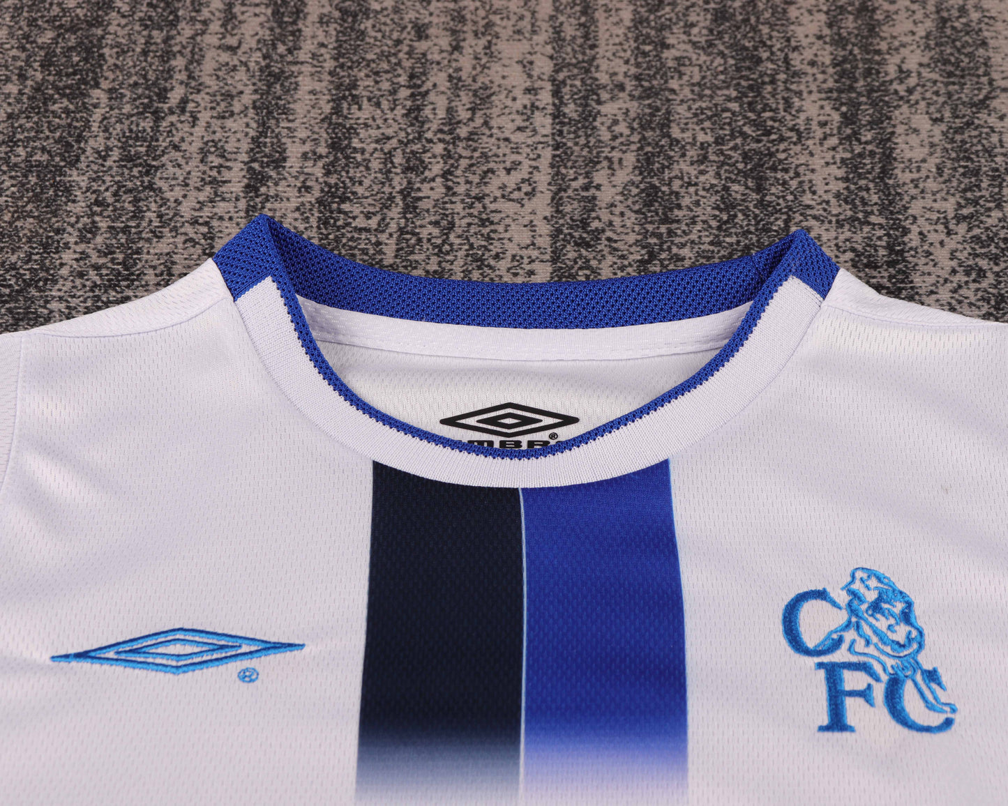 03/04 children's away football jersey