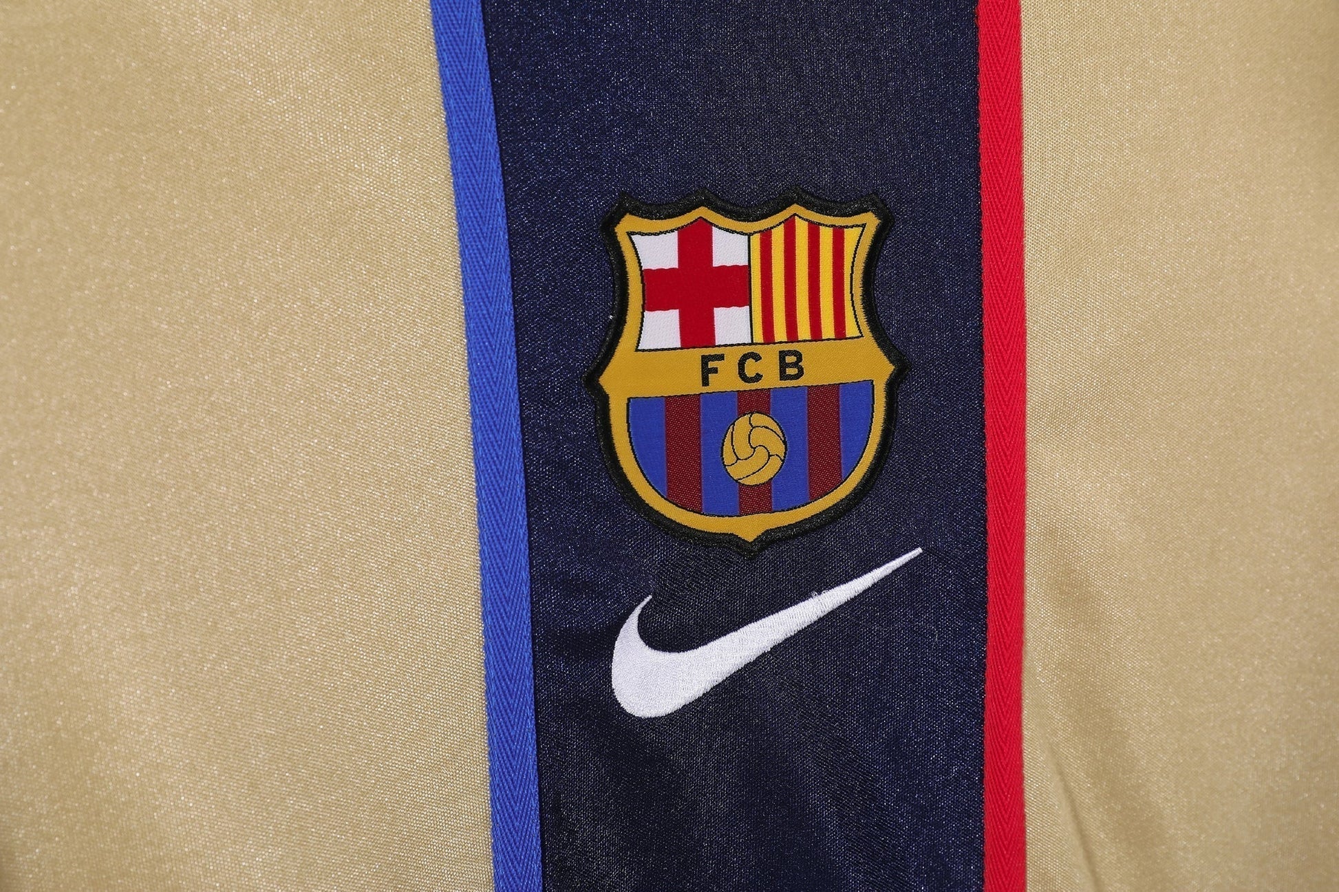 01/02 away retro football shirt