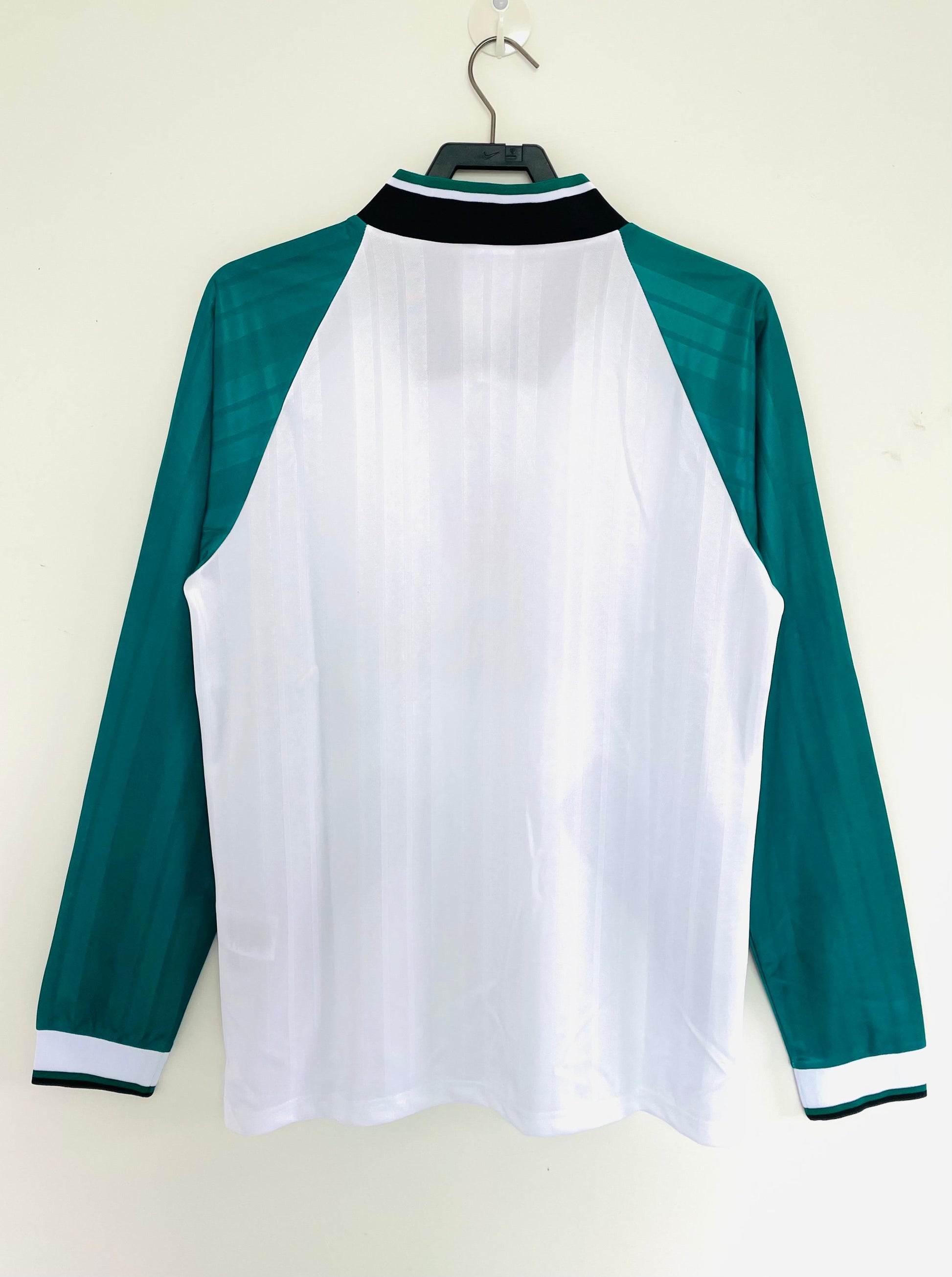 93/95 away retro football shirt