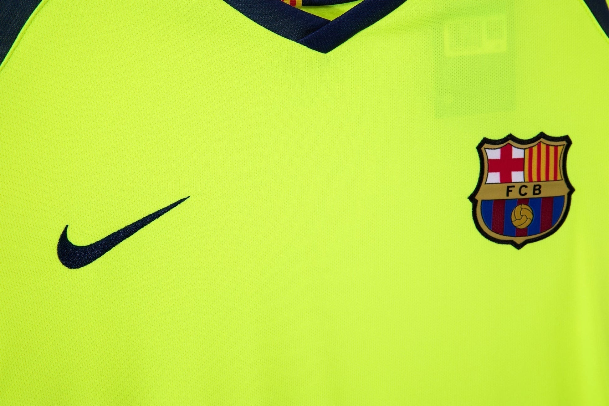 05/06 away retro football shirt
