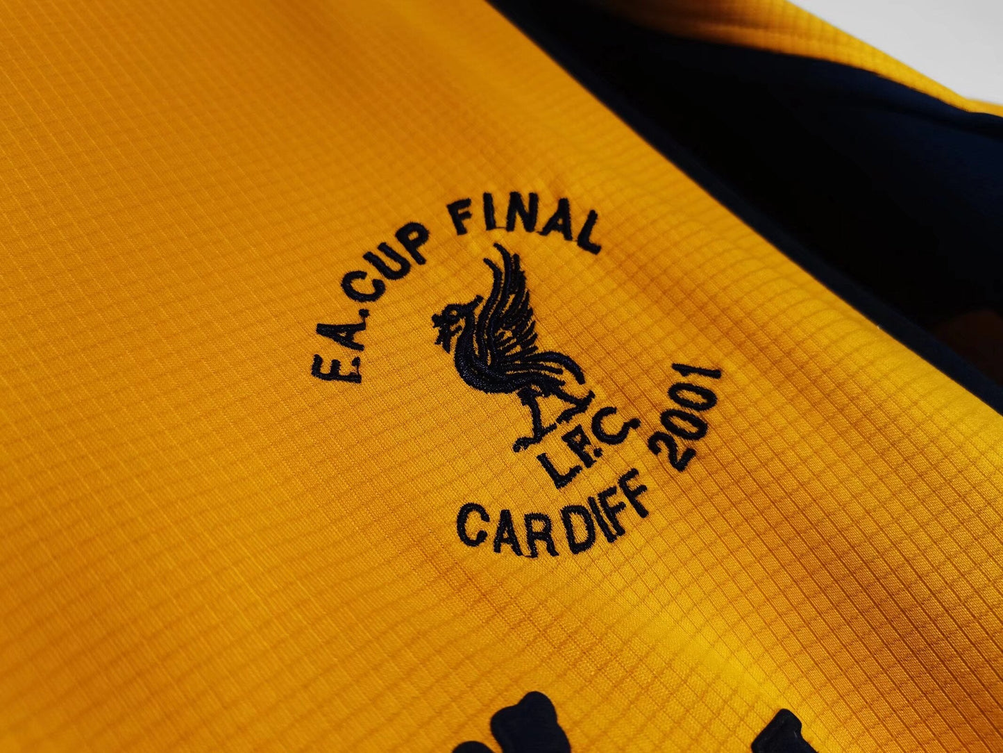00/01 away retro football shirt