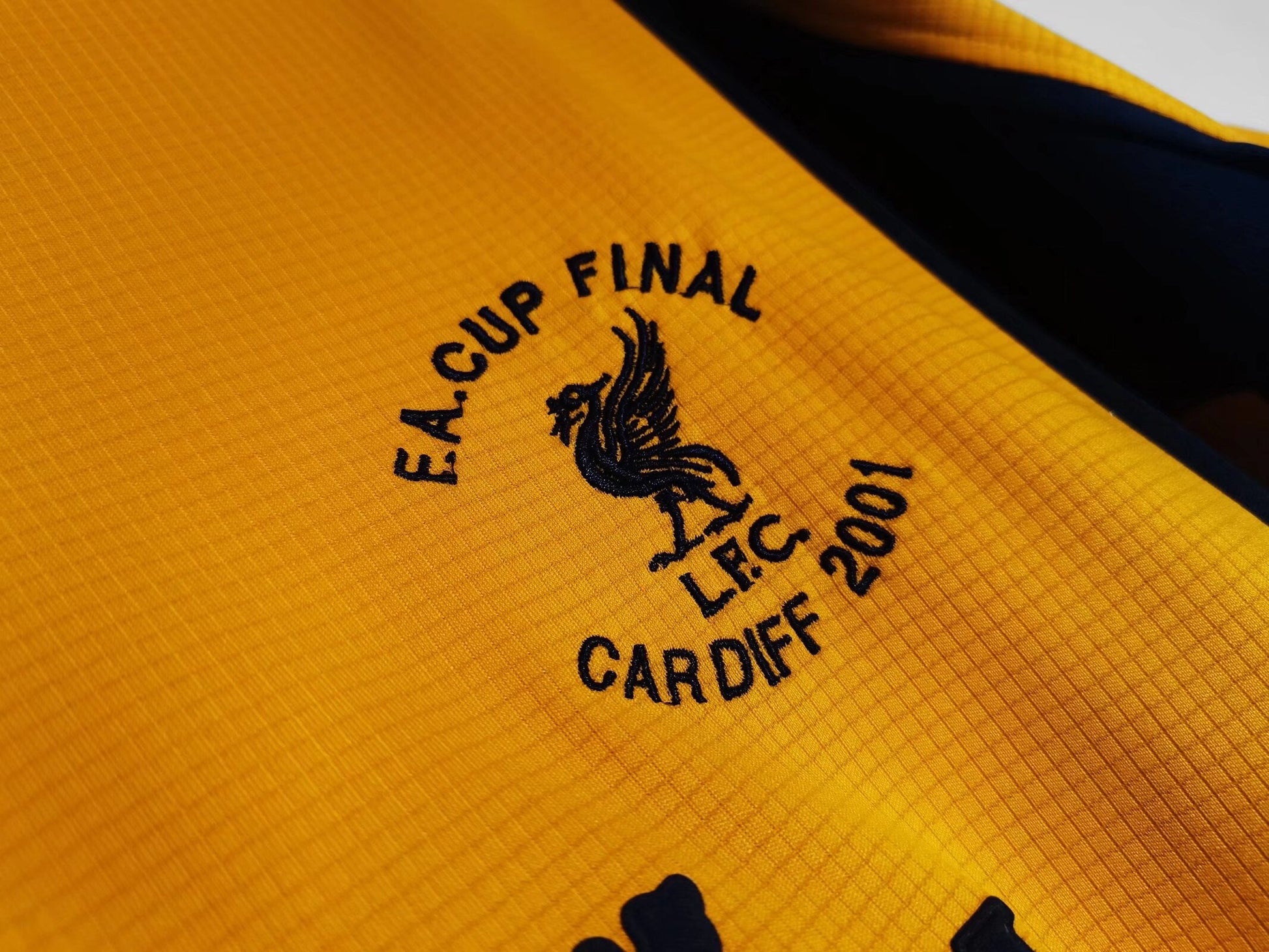 00/01 away retro football shirt
