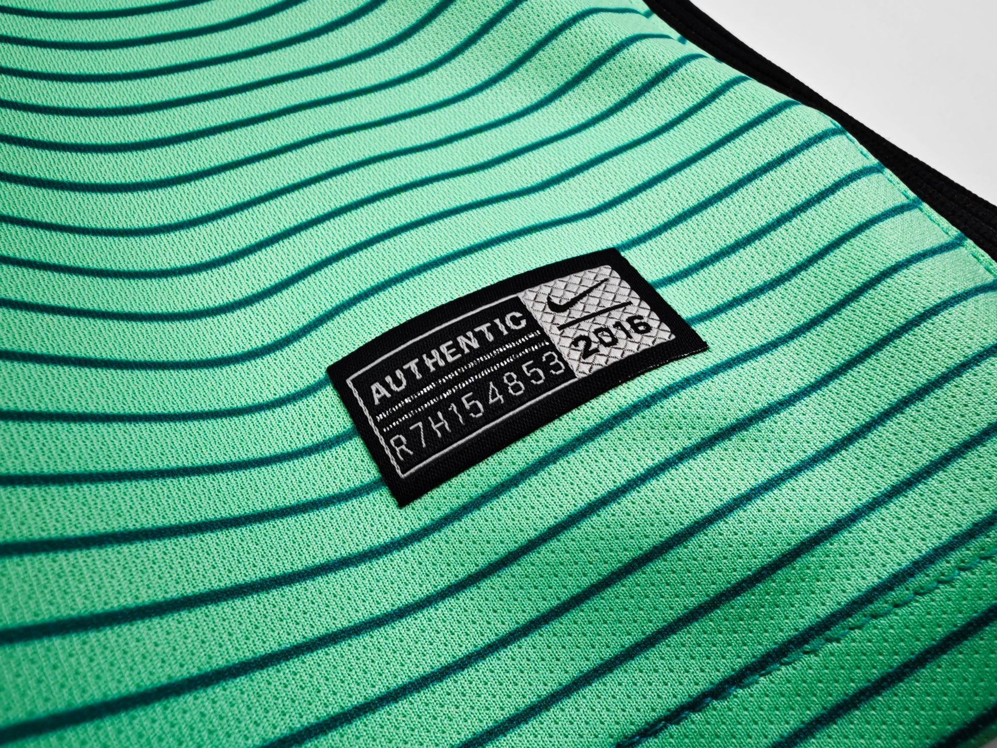 16/17 third retro football shirt
