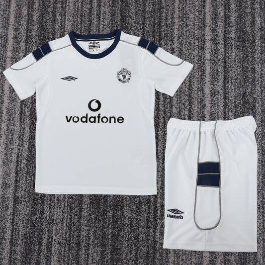 00/01 children's away football jersey