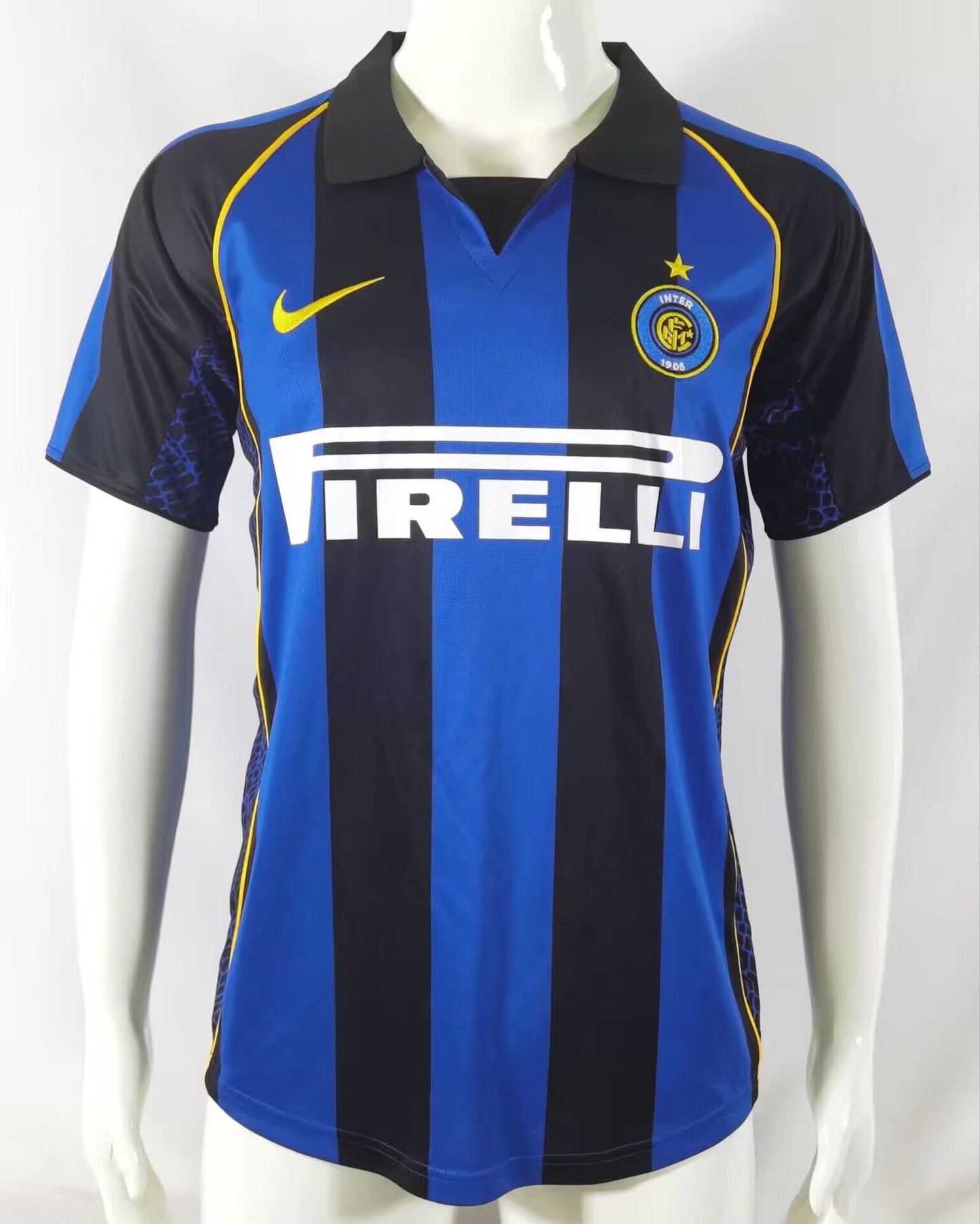 Retro 01/02 home retro football shirt