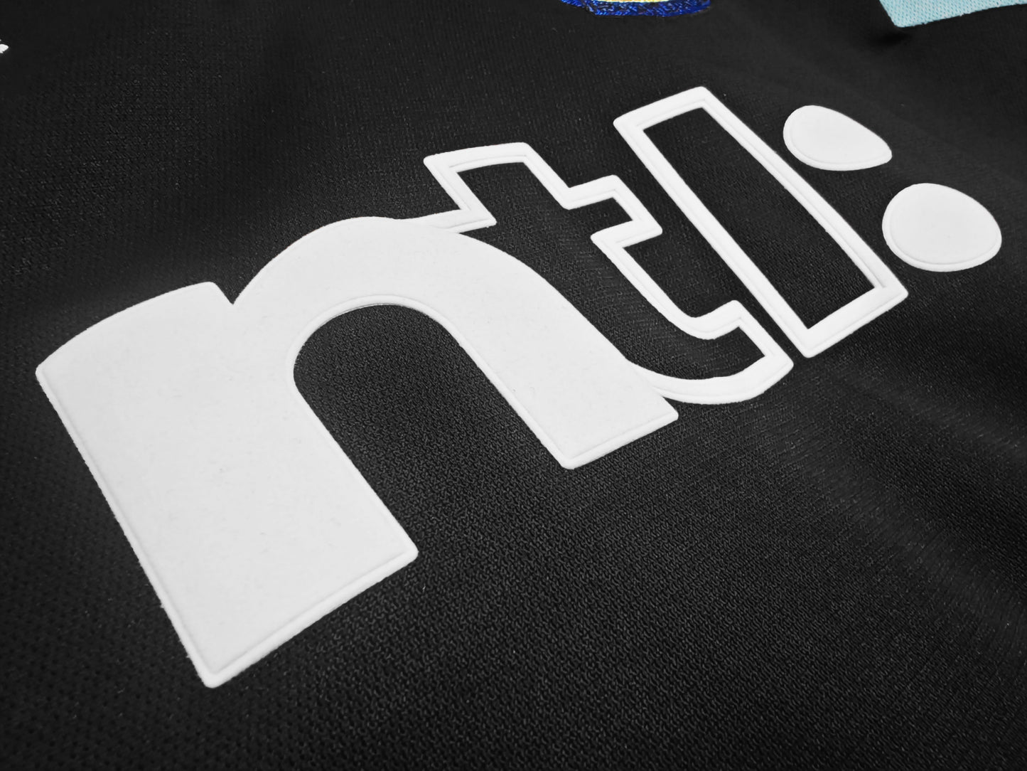 00/01 away retro football shirt