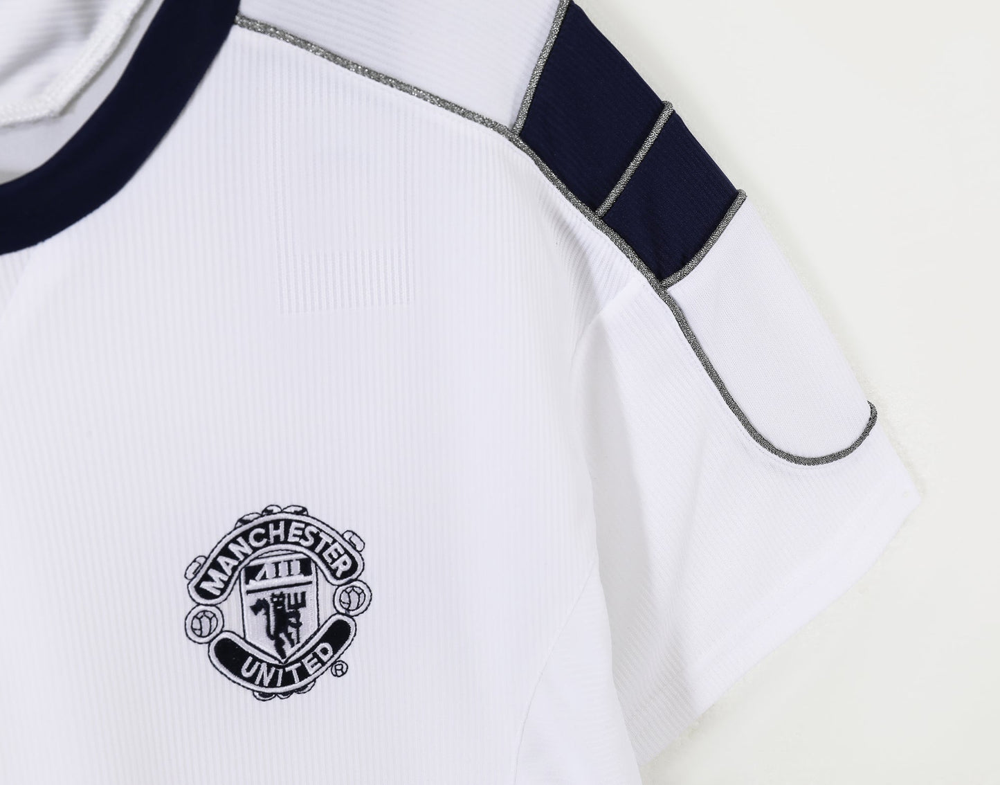 00/01 away retro football shirt