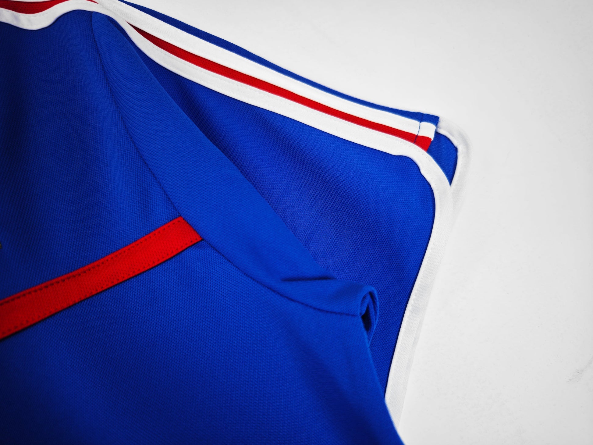 Retro 2000 home retro football shirt