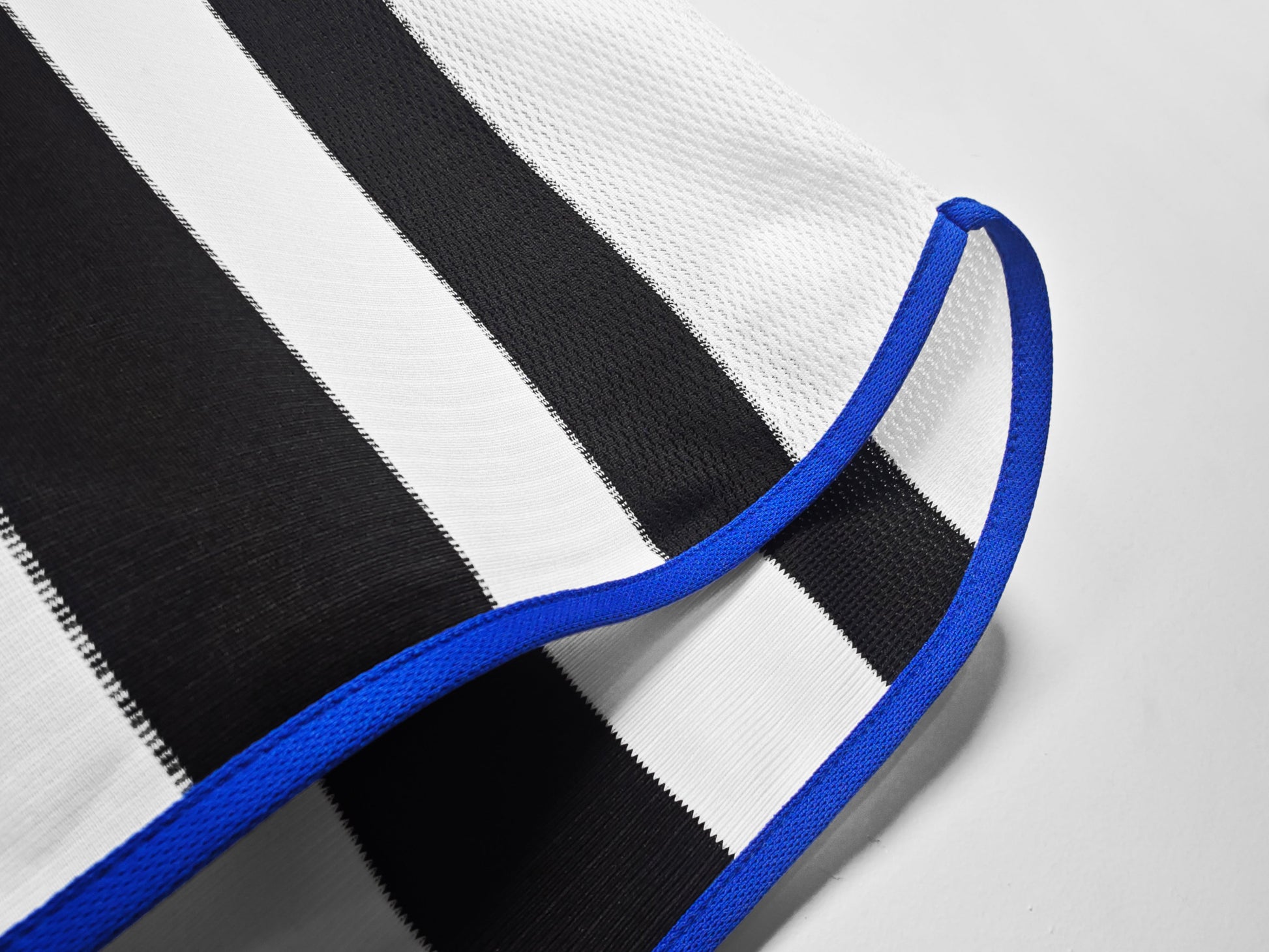 99/00 home retro football shirt