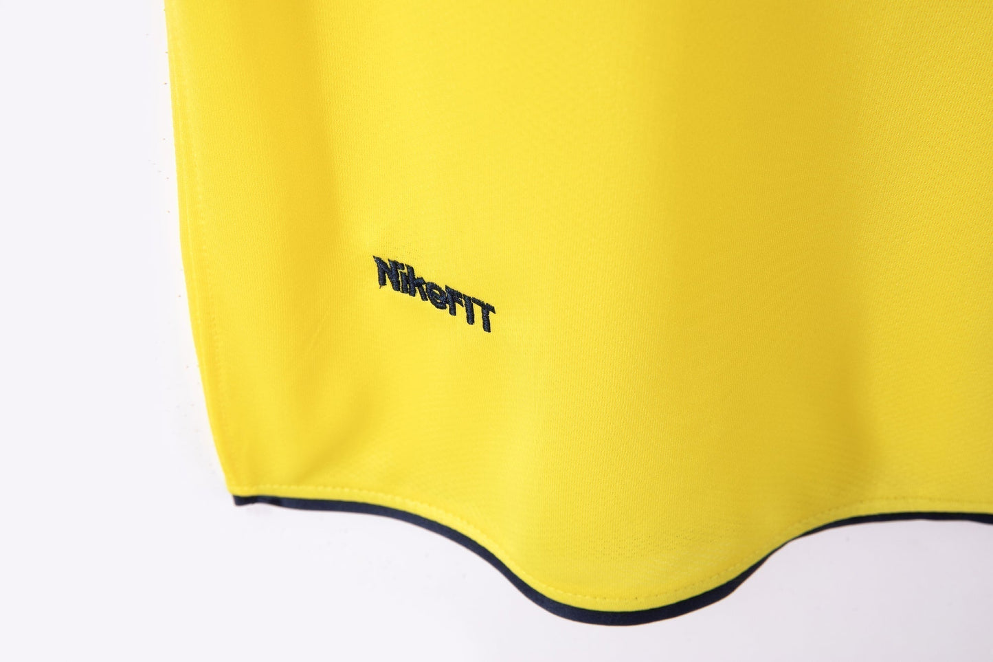 2008/09 away retro football shirt