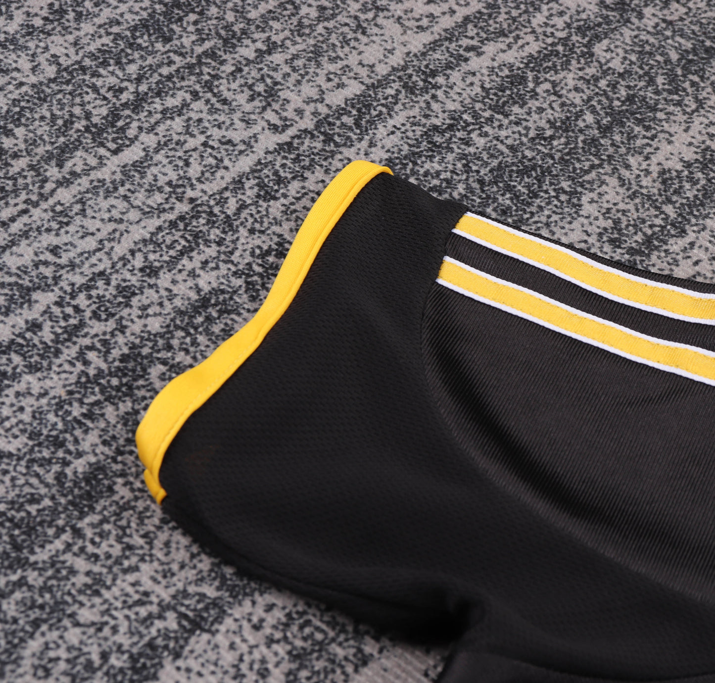 00/01 children's away football jersey
