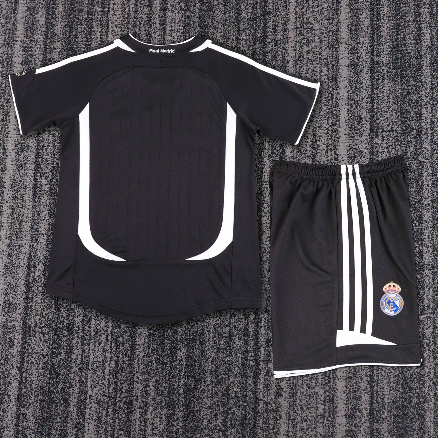 06/07 children's away football jersey