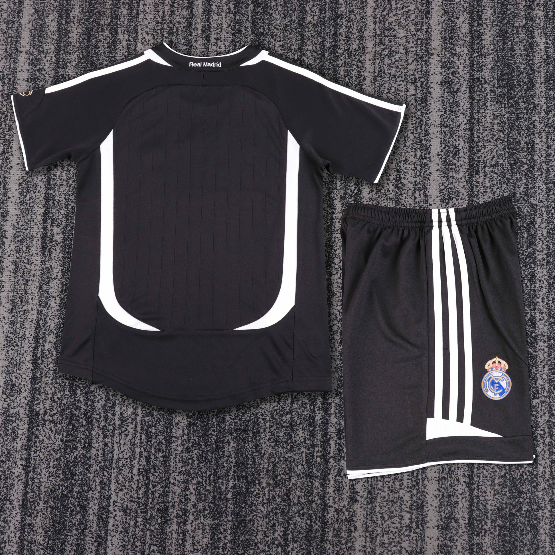 06/07 children's away football jersey