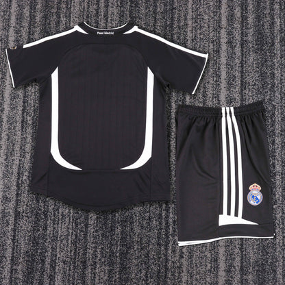 06/07 children's away football jersey
