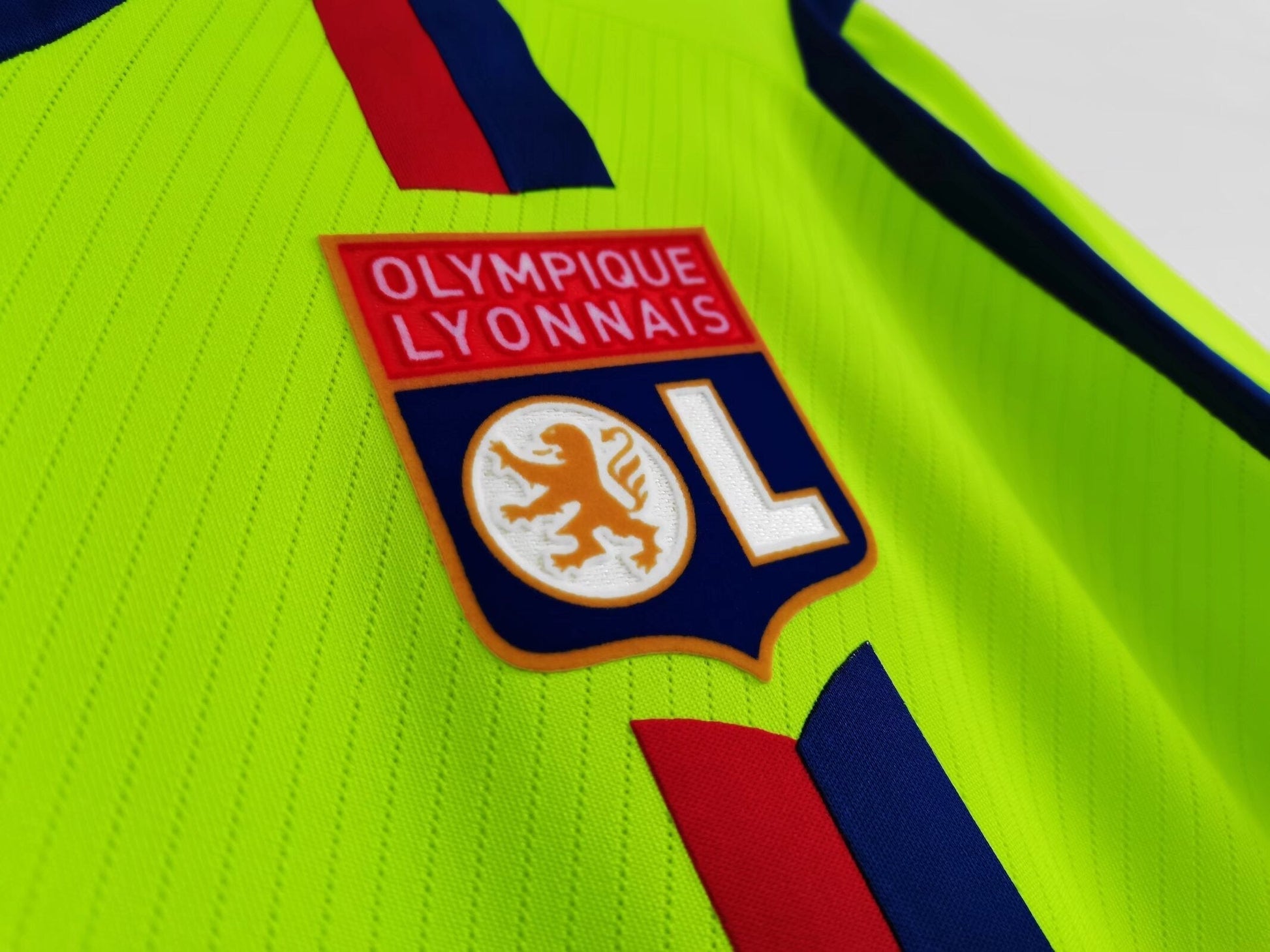 08/09 third retro football shirt