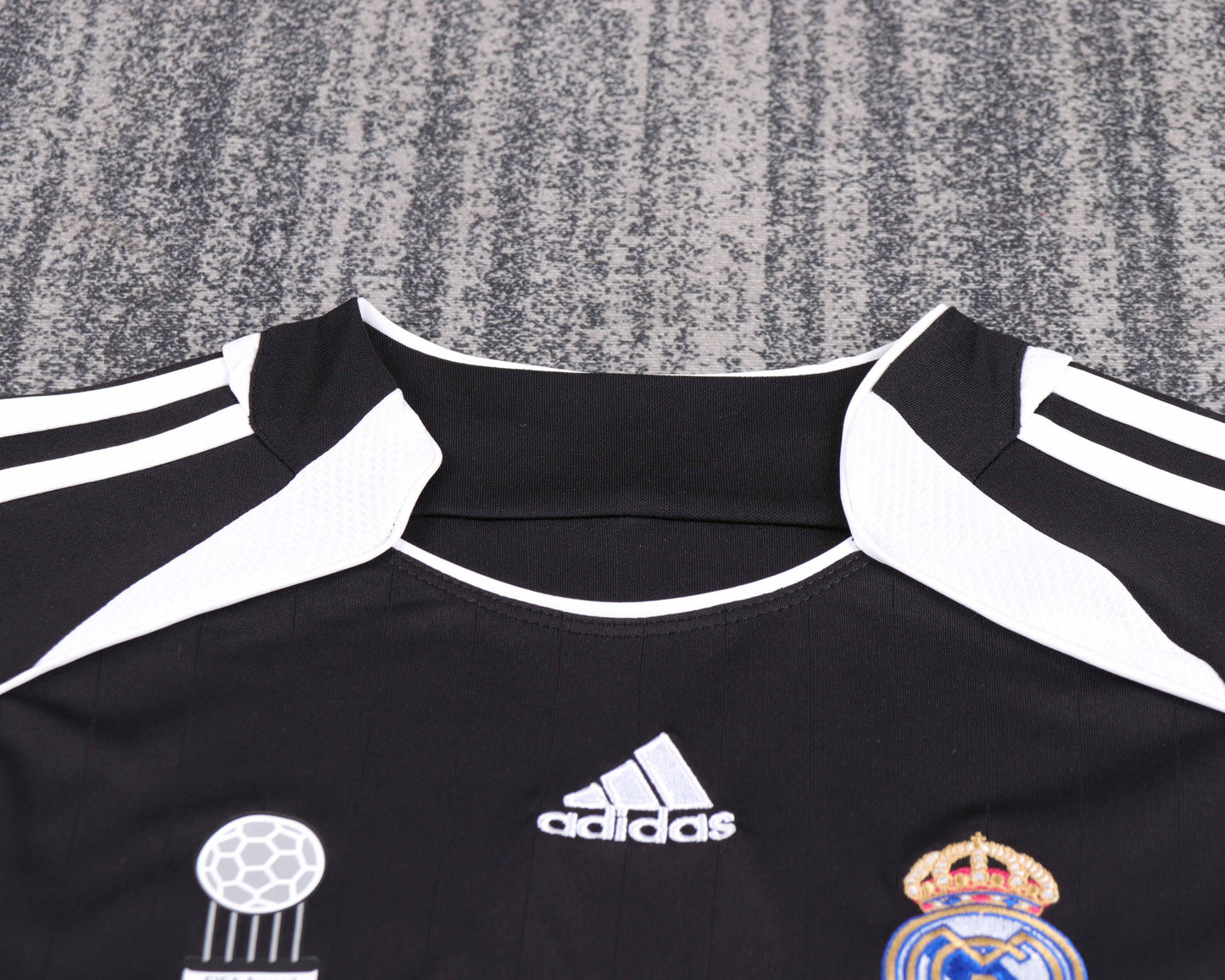 06/07 children's away football jersey
