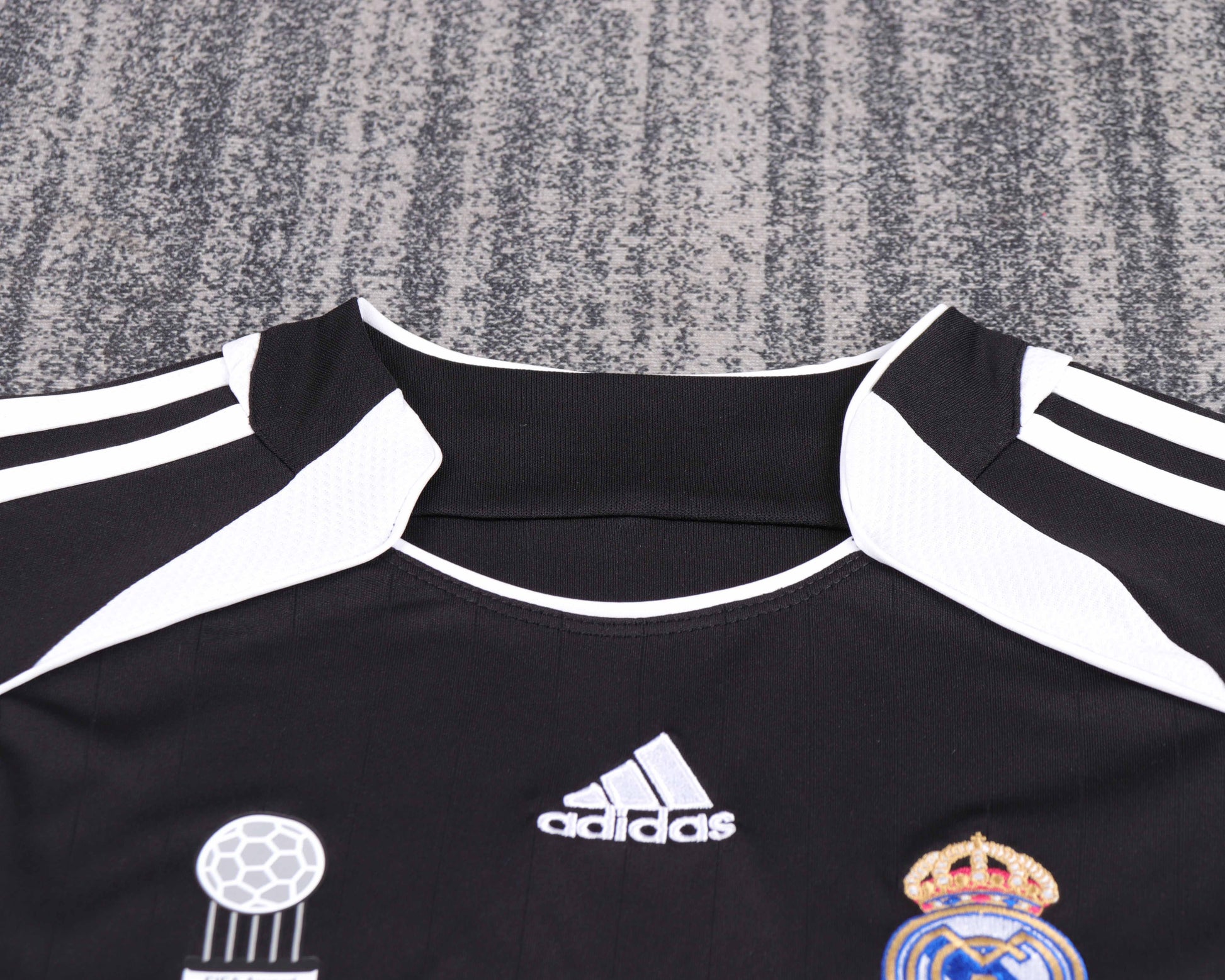 06/07 children's away football jersey