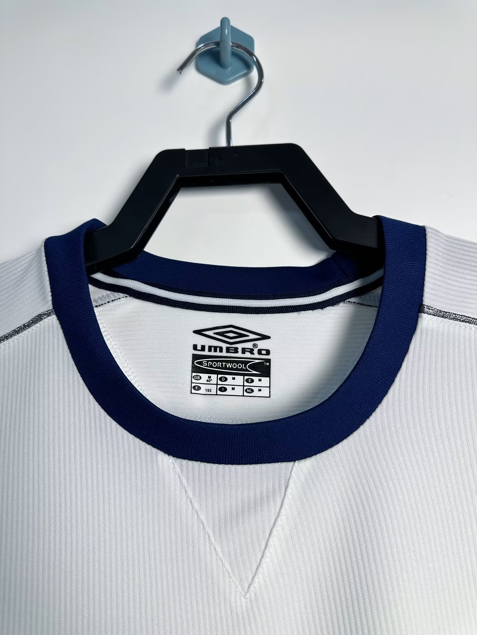 00/01 away retro football shirt