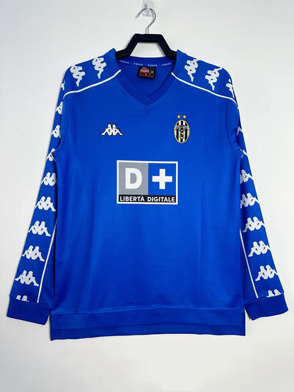 99/00 away retro football shirt