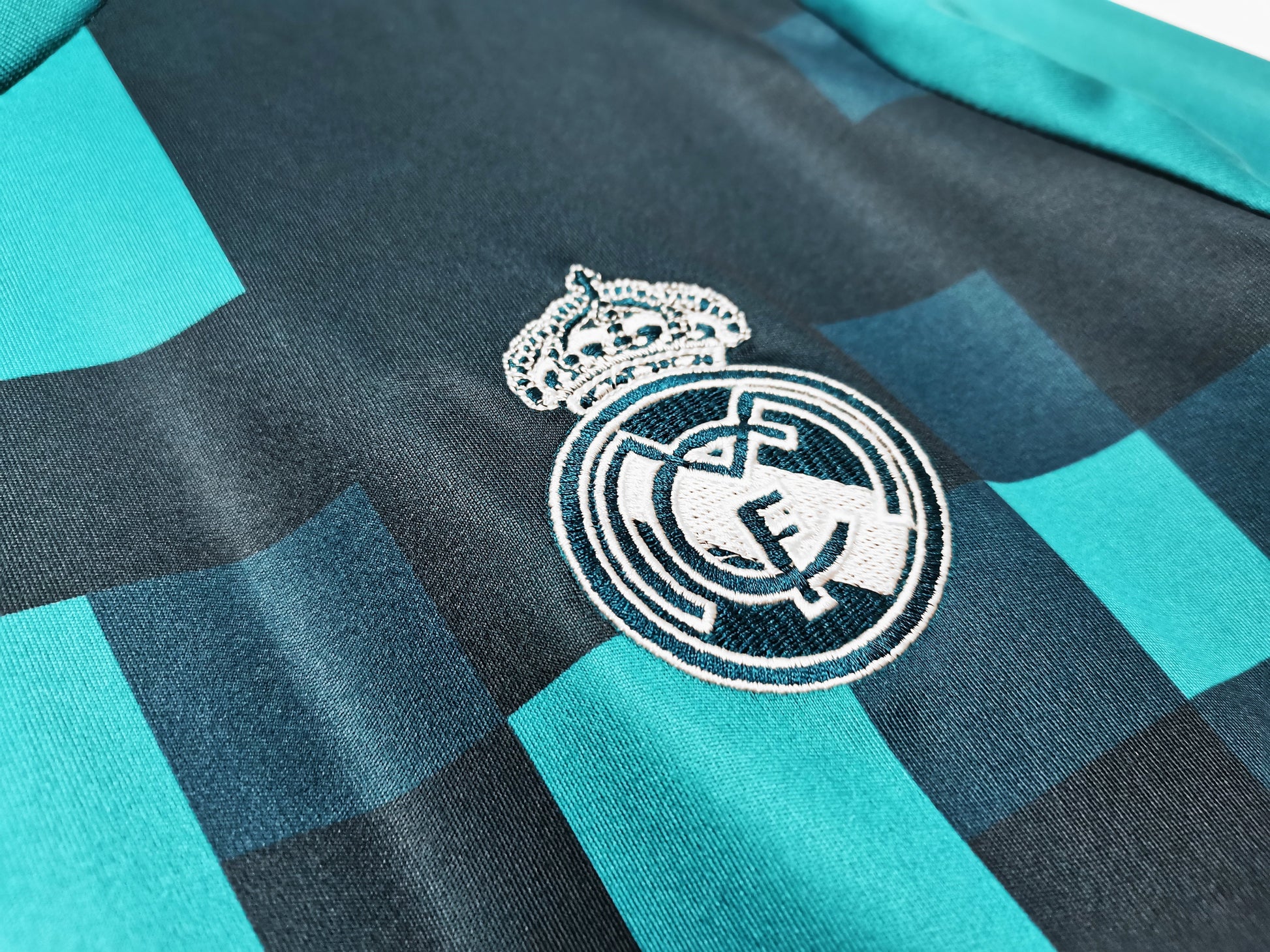 17/18 third retro football shirt