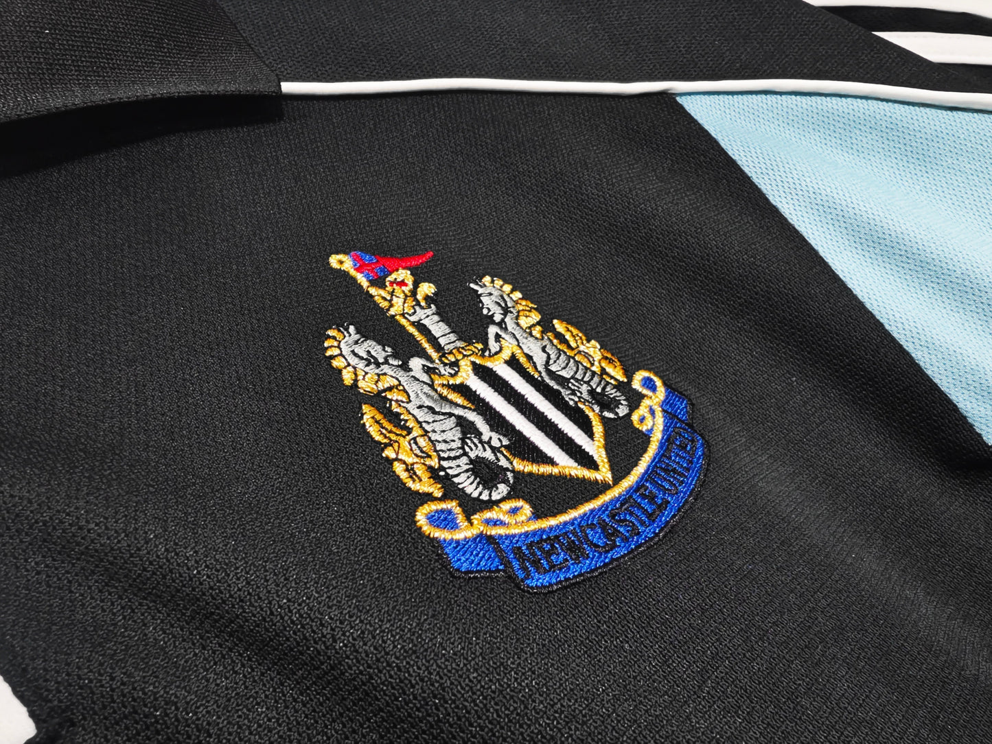 00/01 away retro football shirt